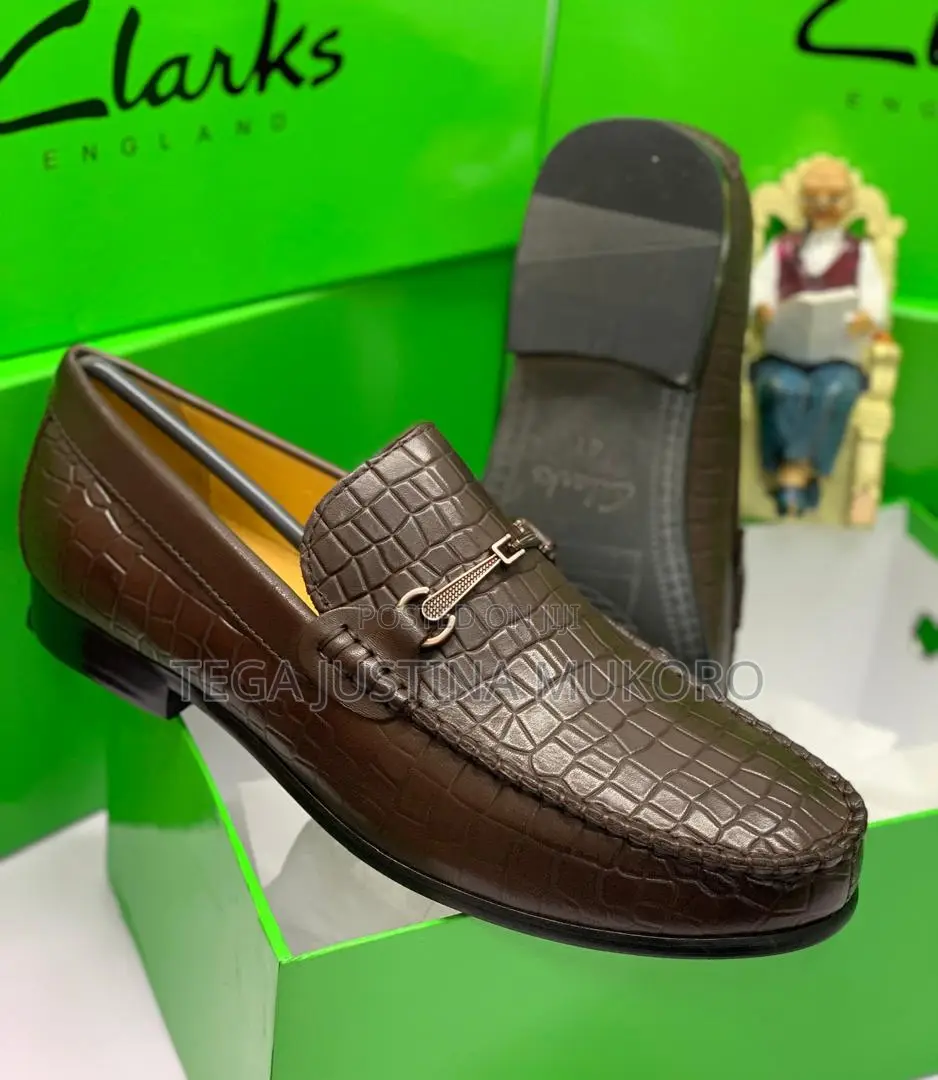 Luxury Men's Clarks Flat Shoes