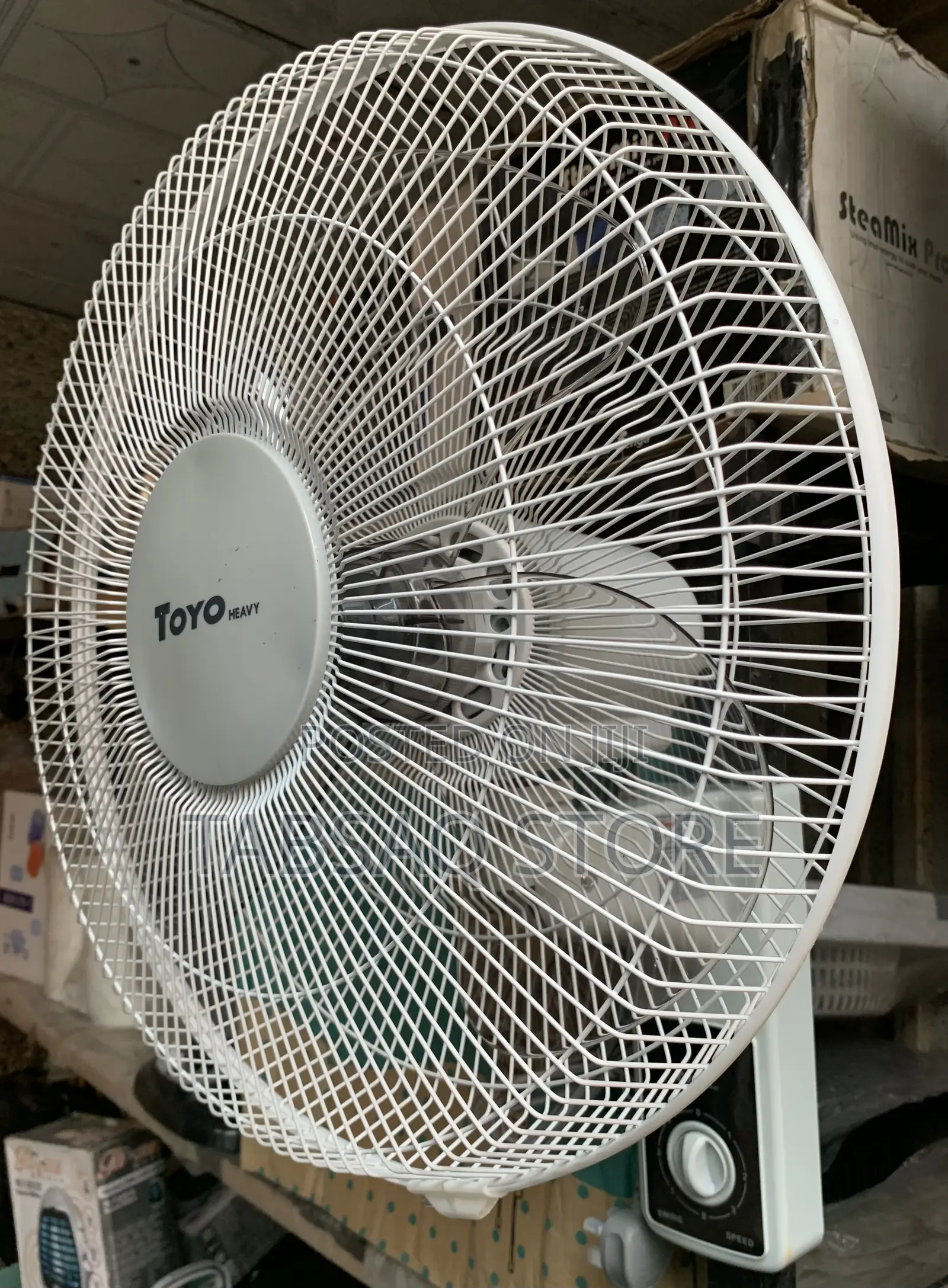 Toyo Heavy 16-Inch Wall Fan