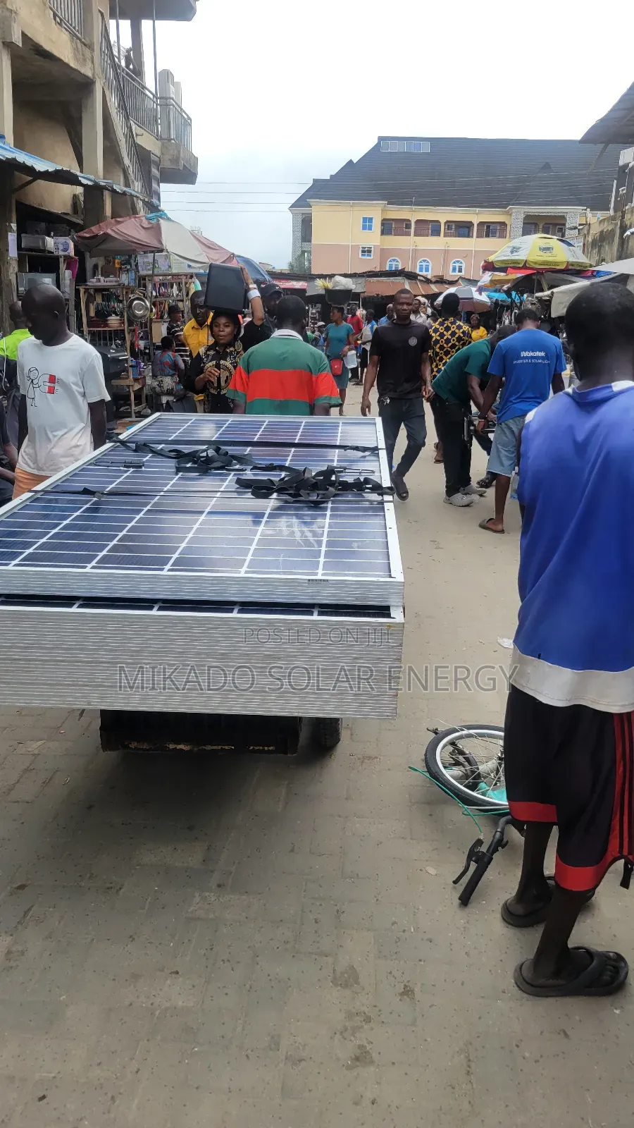 730w Jinko Mono Bifacial 156 Cells Solar Panel 16 Balls Bar
