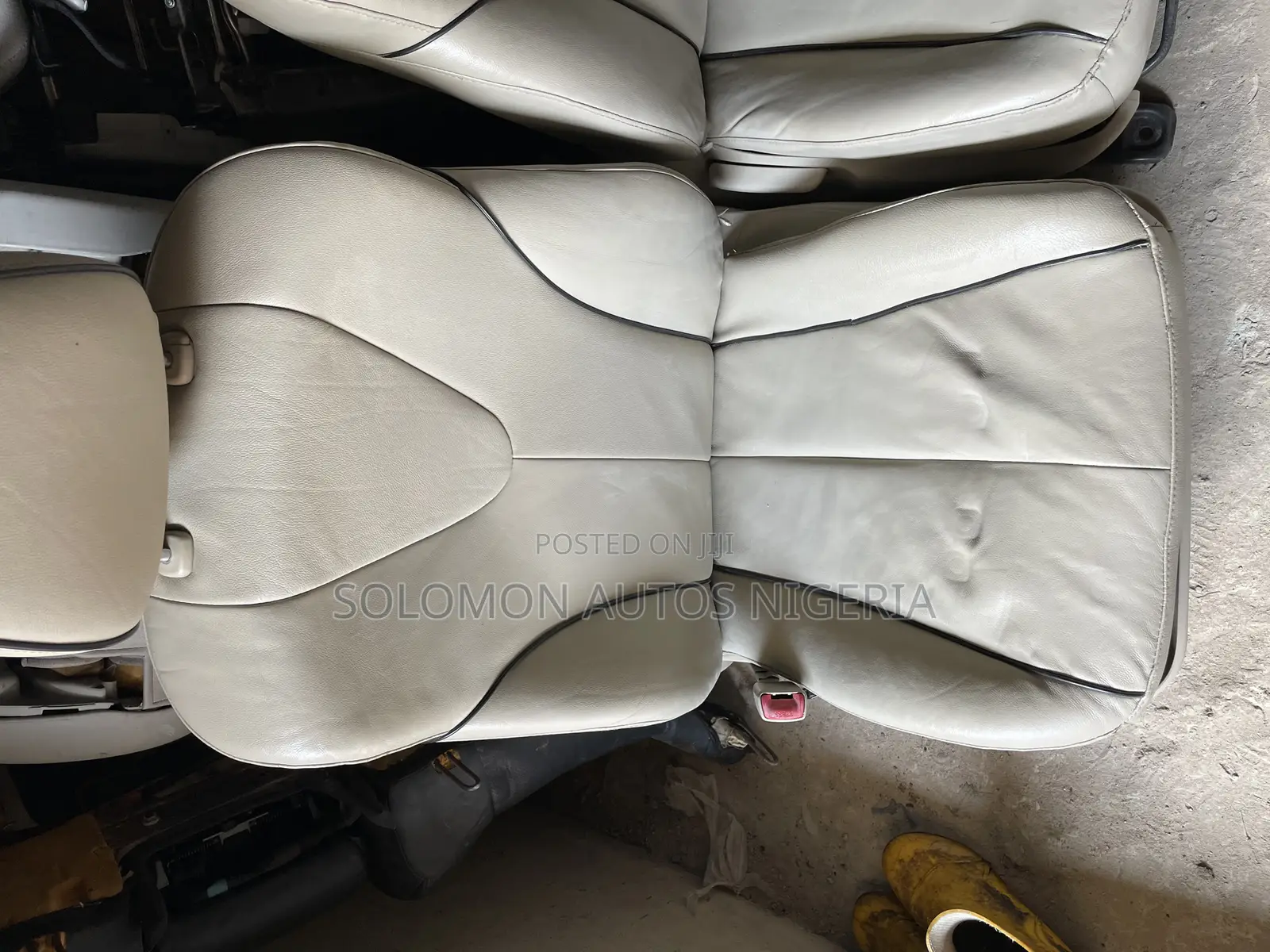 Two Front Seat Toyota Venza 2010 Model