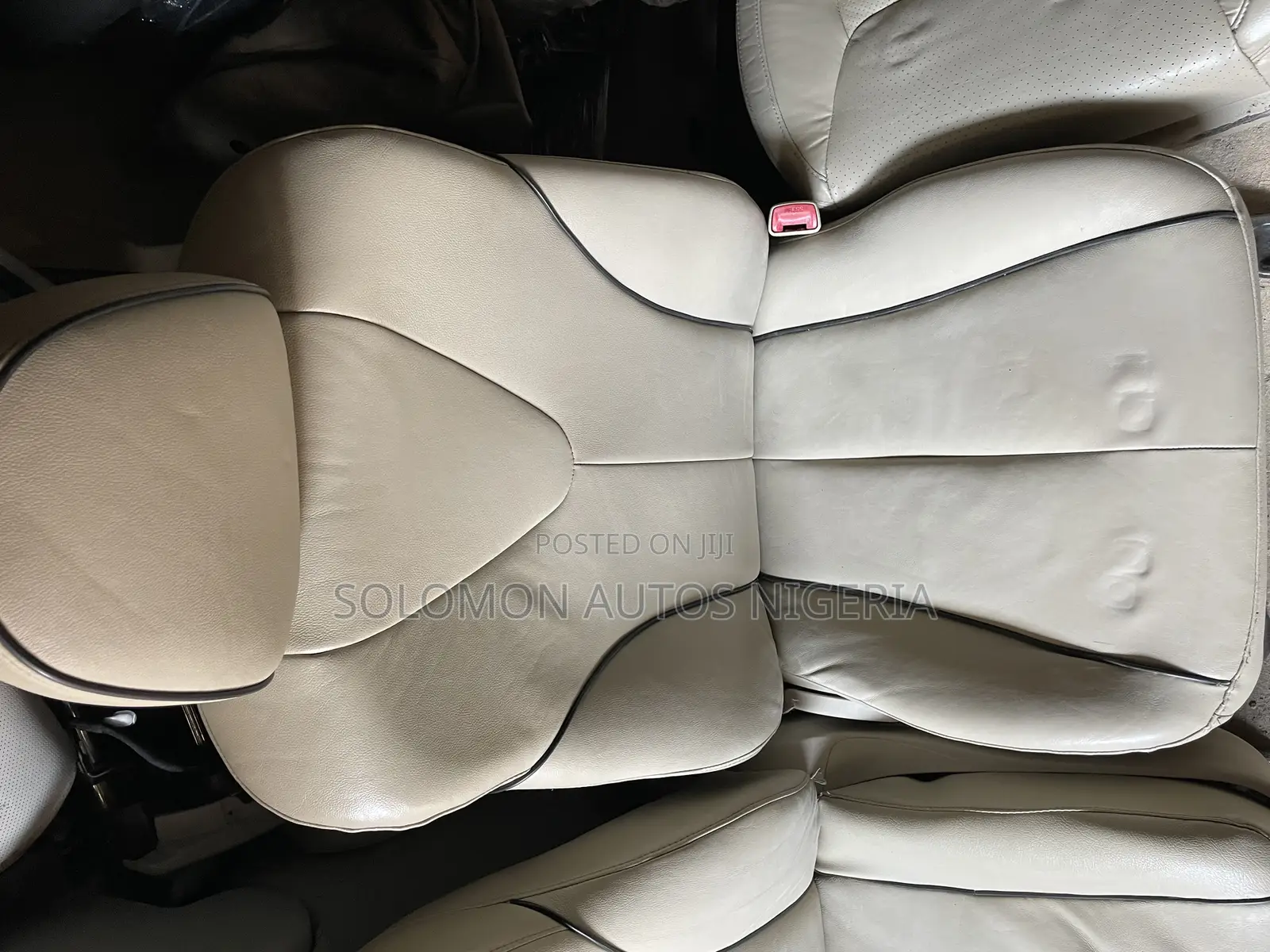 Two Front Seat Toyota Venza 2010 Model