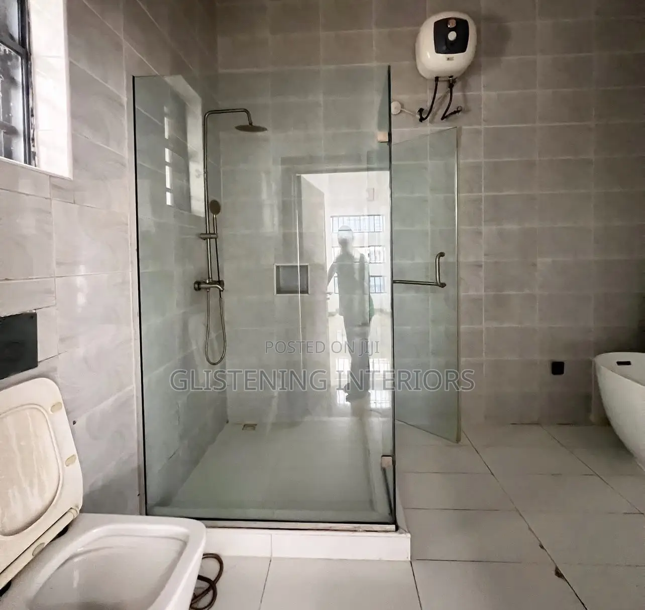 Shower Cubicle With A Plain 10mm Tempered Glass