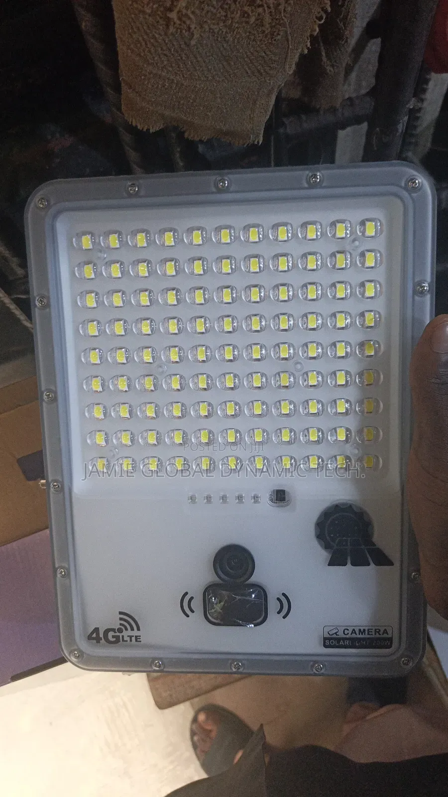 Intelligent Solar Flood Light With Alert Camera
