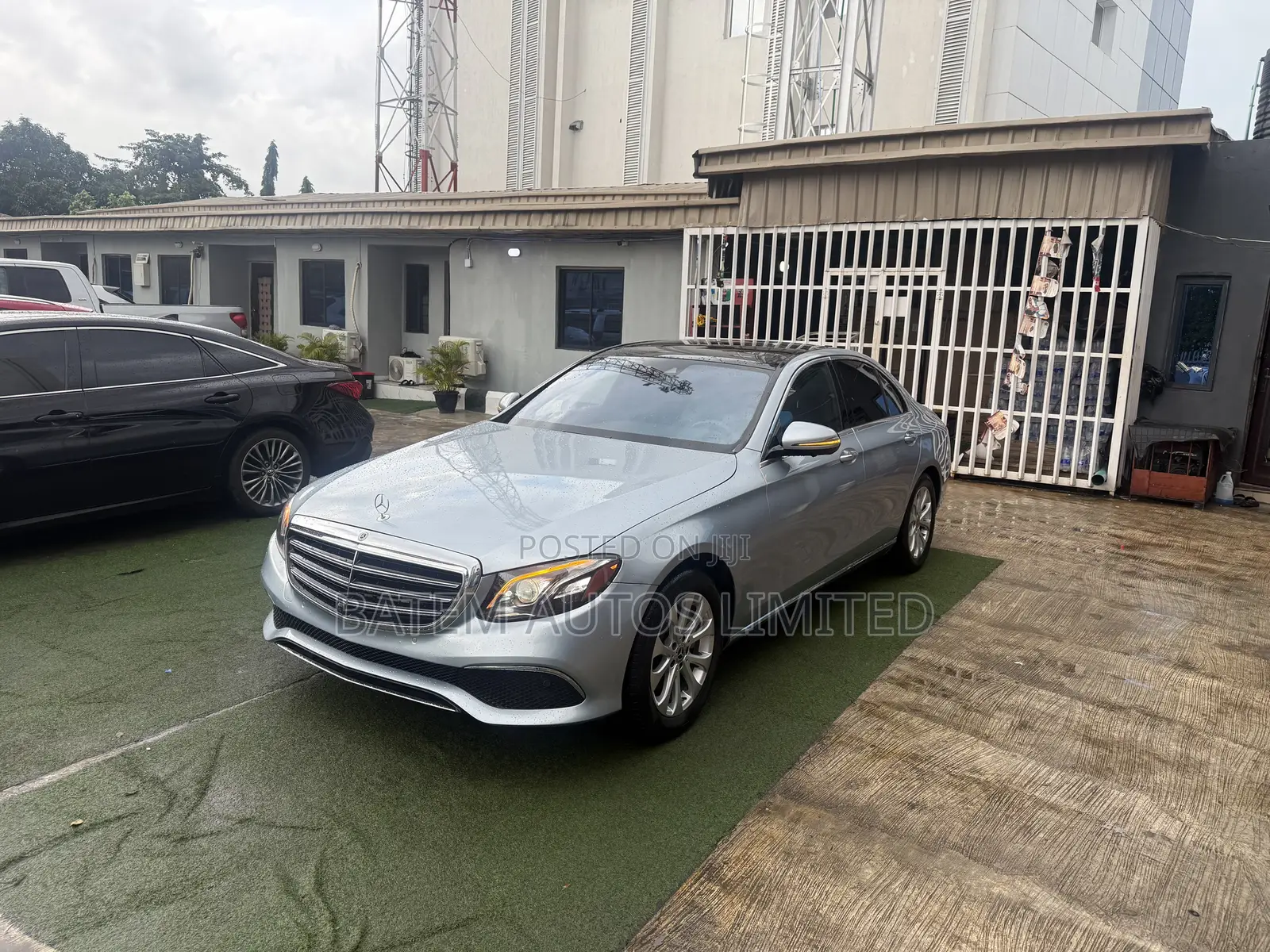 Mercedes-Benz E300 2018 Blue