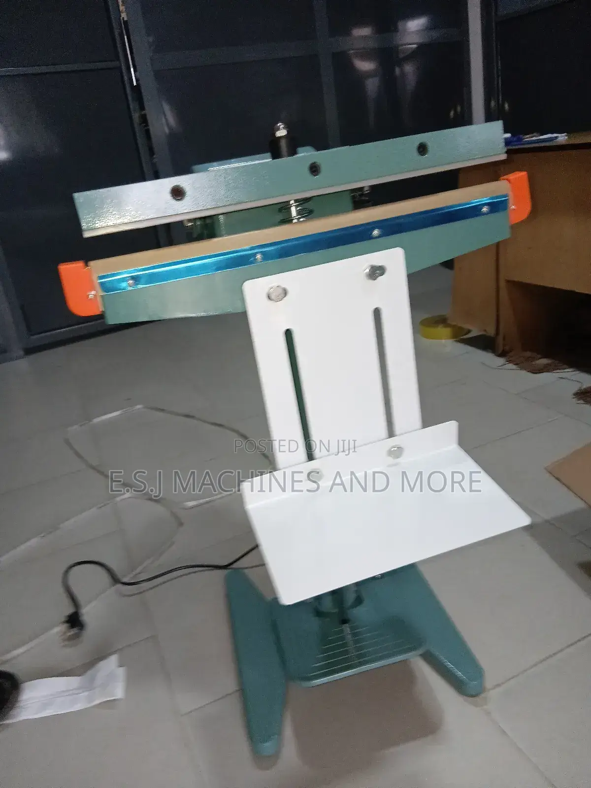 Foot Pedal Sealing Machine.Foot Pedal Sealing