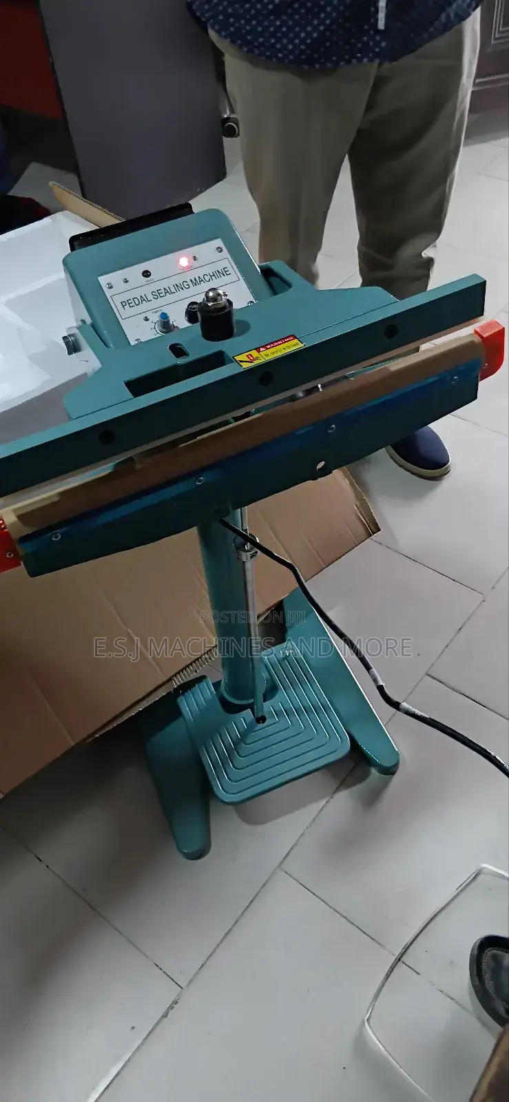 Foot Pedal Sealing Machine.Foot Pedal Sealing