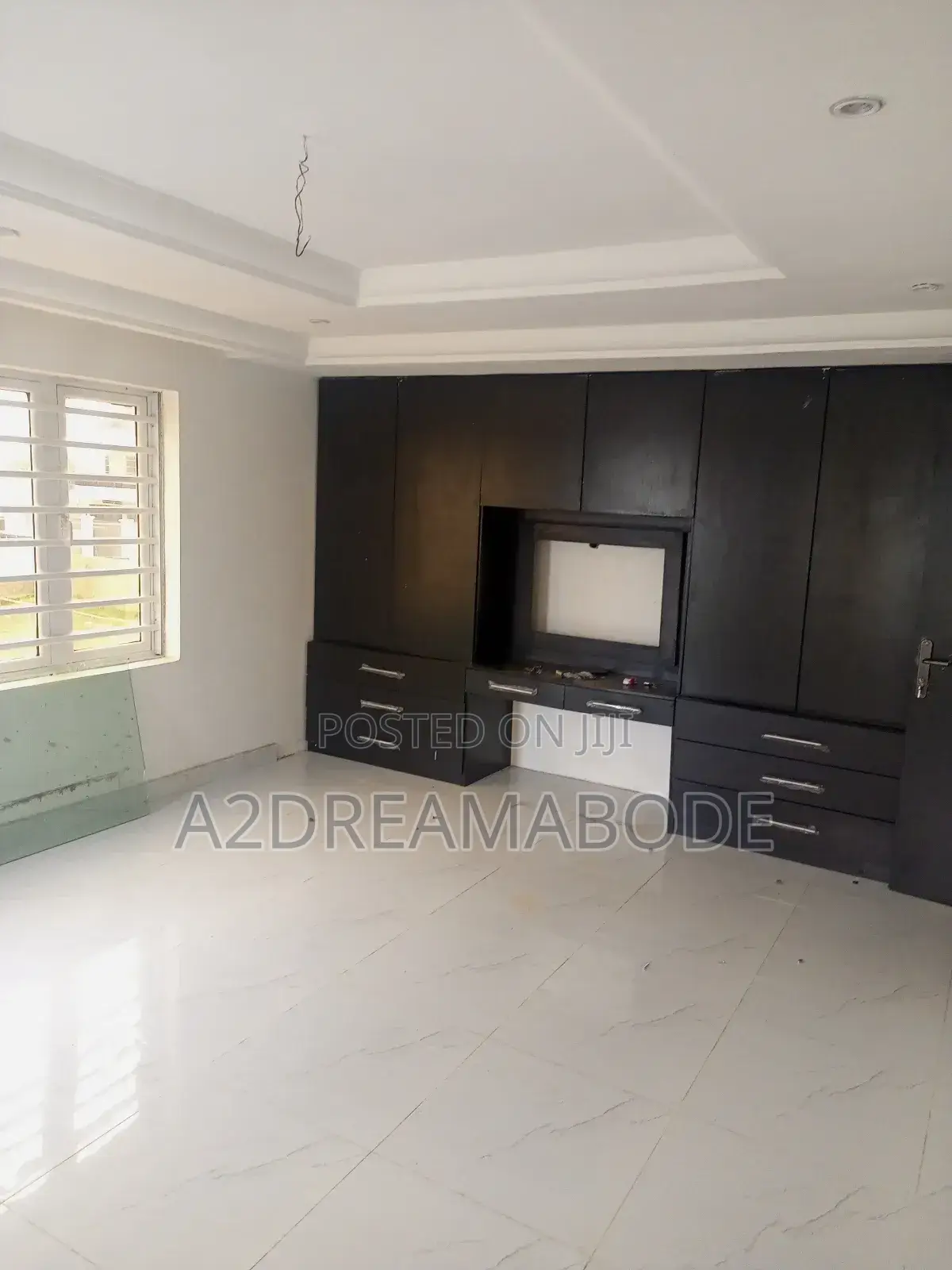 3bdrm Apartment in Olaleye New Town, Surulere for sale