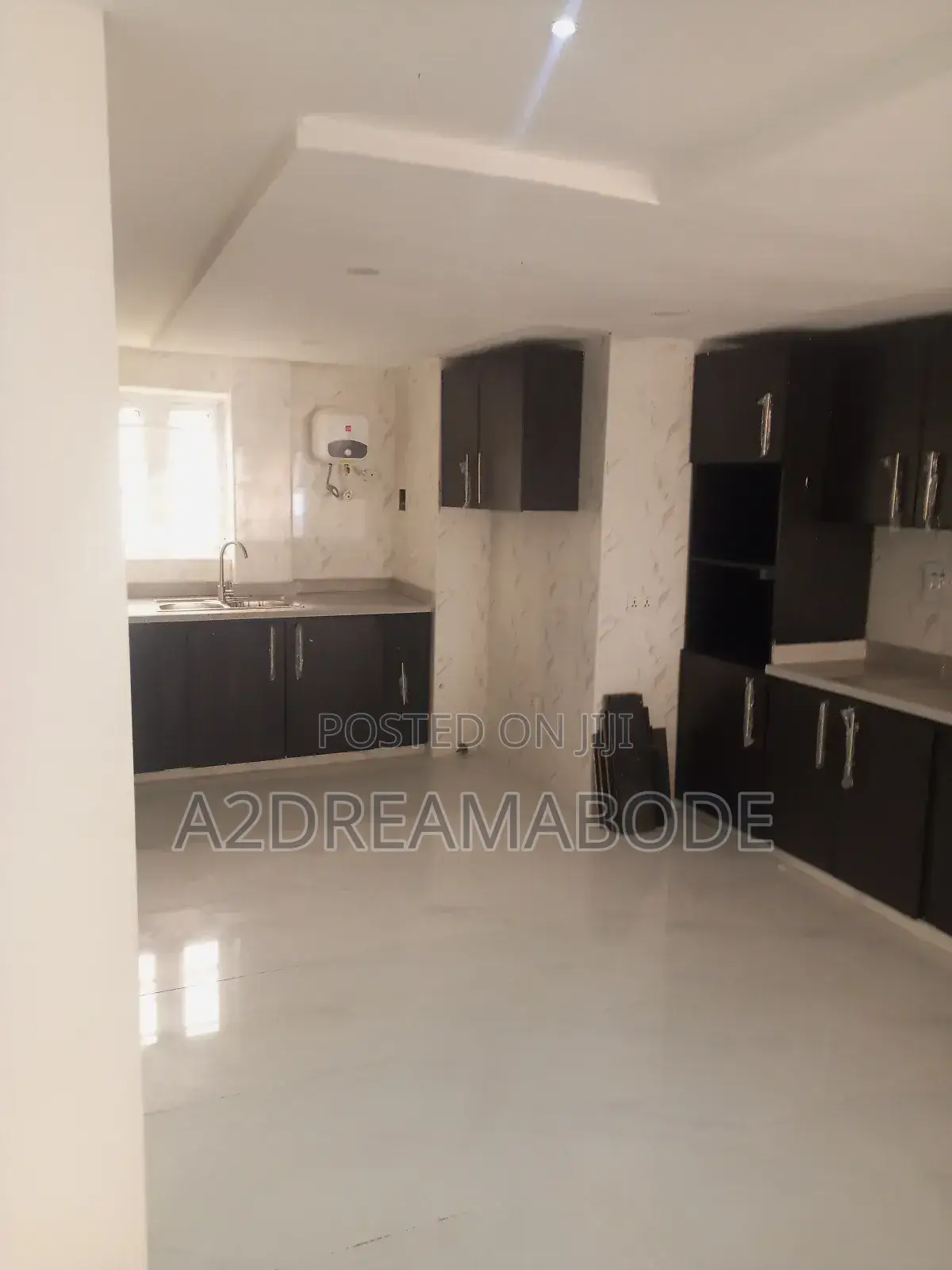3bdrm Apartment in Olaleye New Town, Surulere for sale