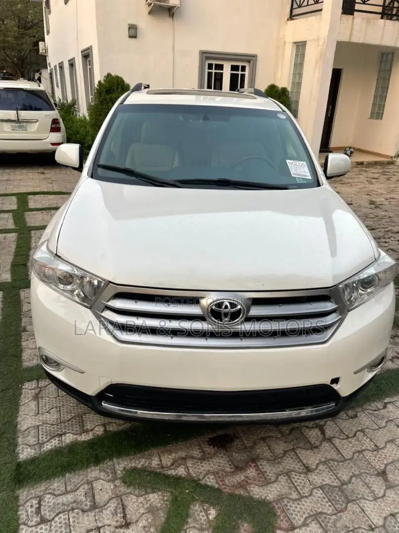 Toyota Highlander Limited 3.5l 4WD 2013 White
