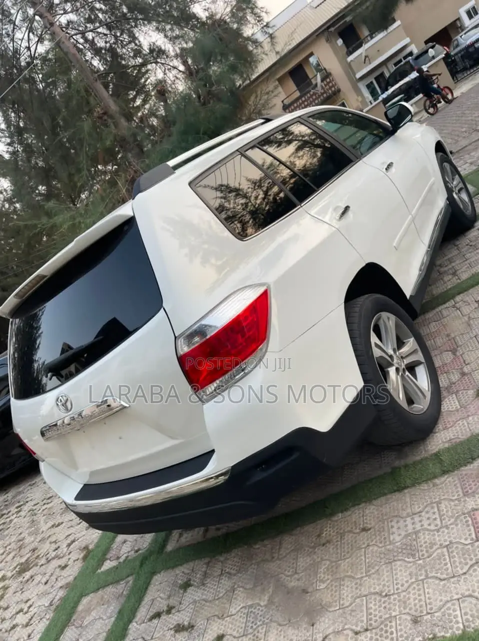 Toyota Highlander Limited 3.5l 4WD 2013 White