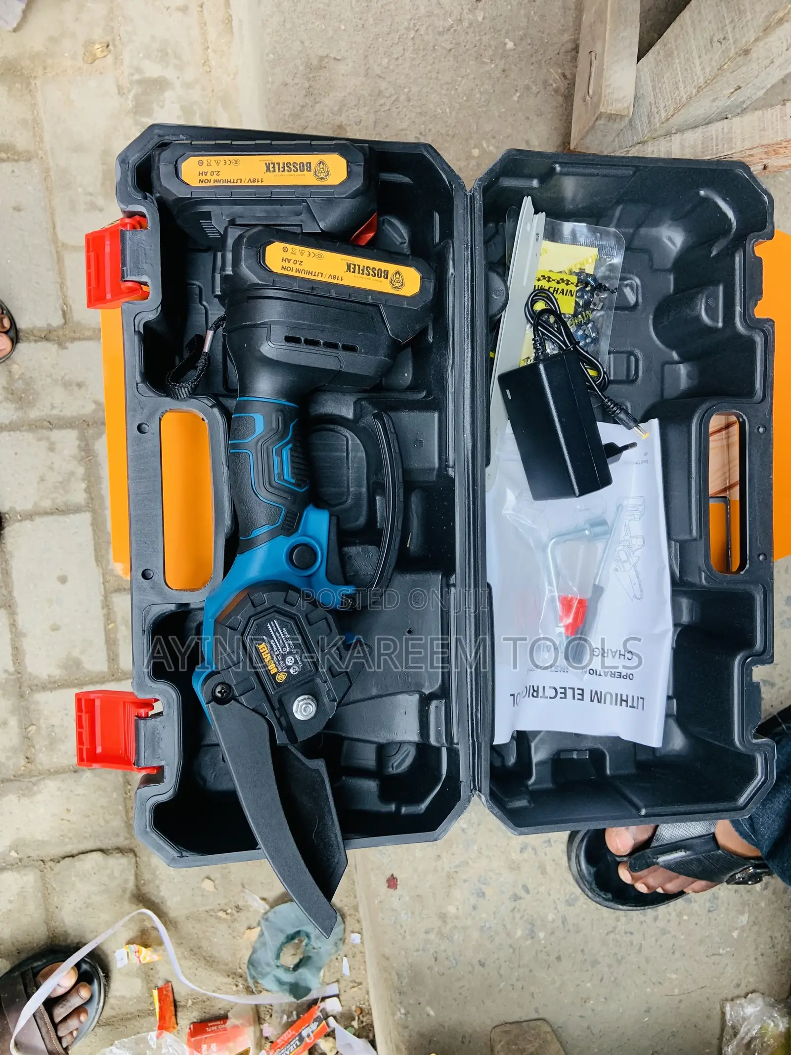Rechargeable Chain Saw 6” 118v