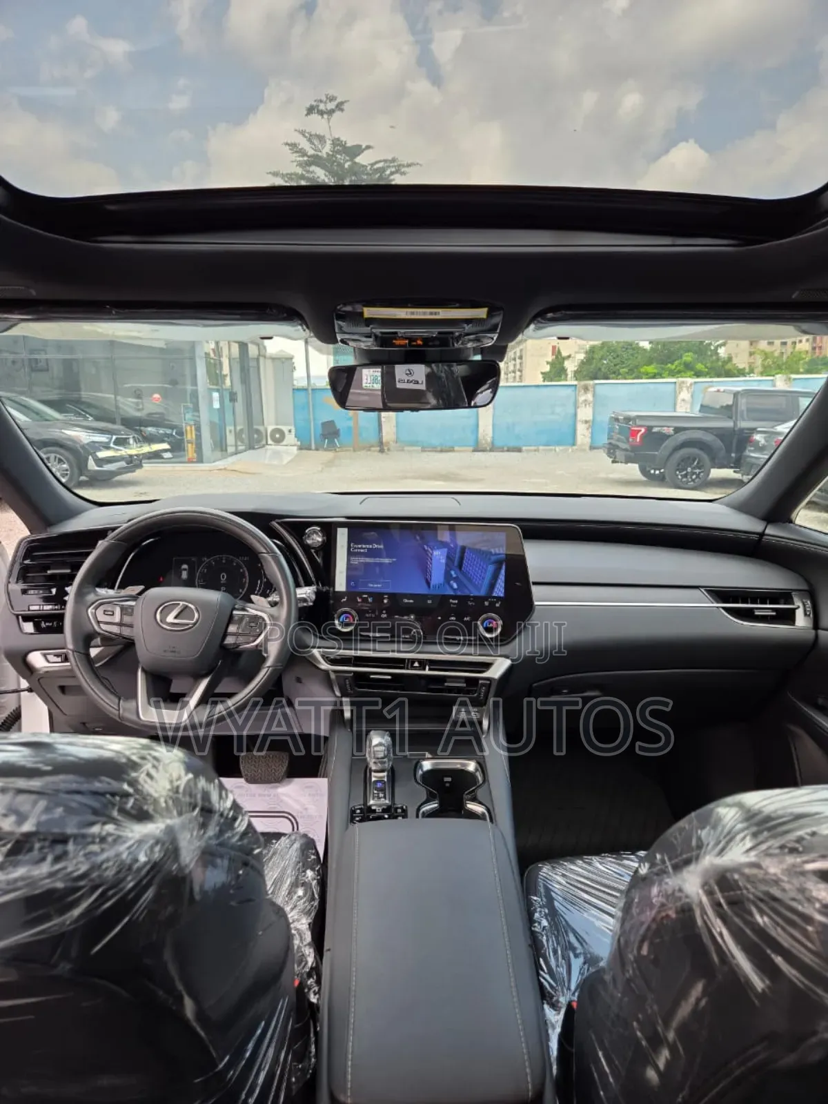 New Lexus RX 2024 Off white