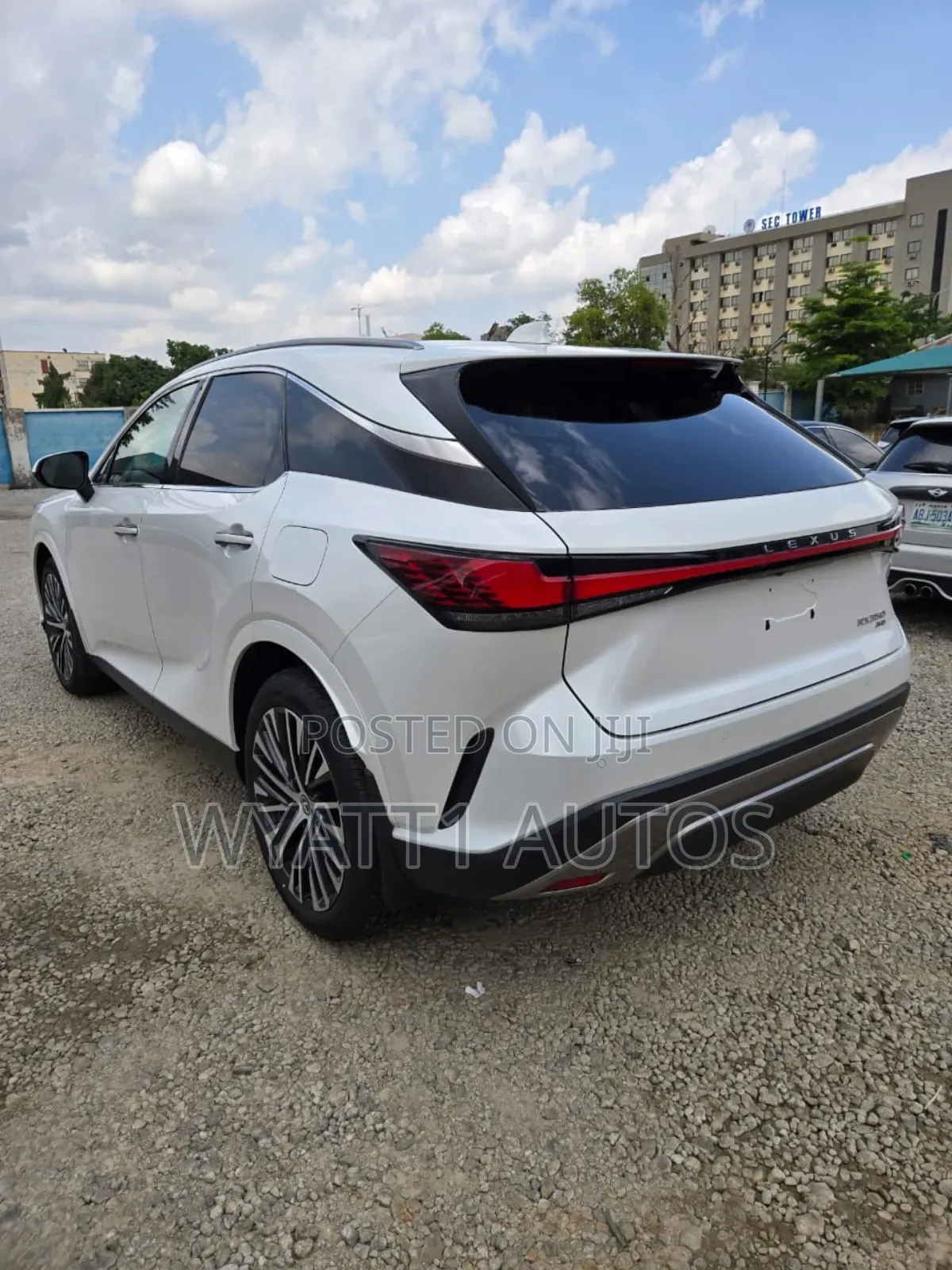New Lexus RX 2024 Off white