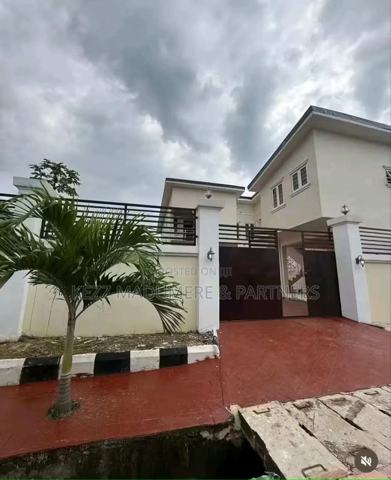 3bdrm Duplex in Eneka Eliozu Link for sale