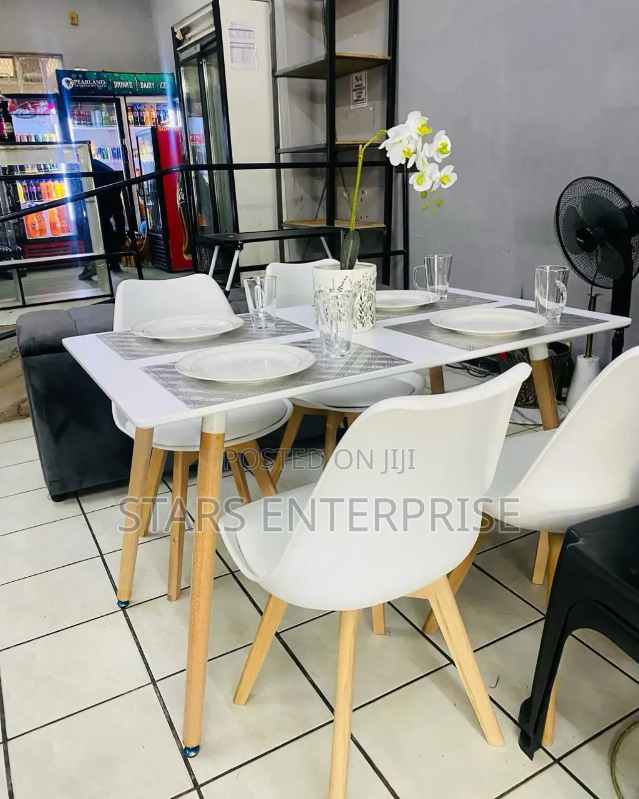 6 Seater Dinning Set With Wooden Legs