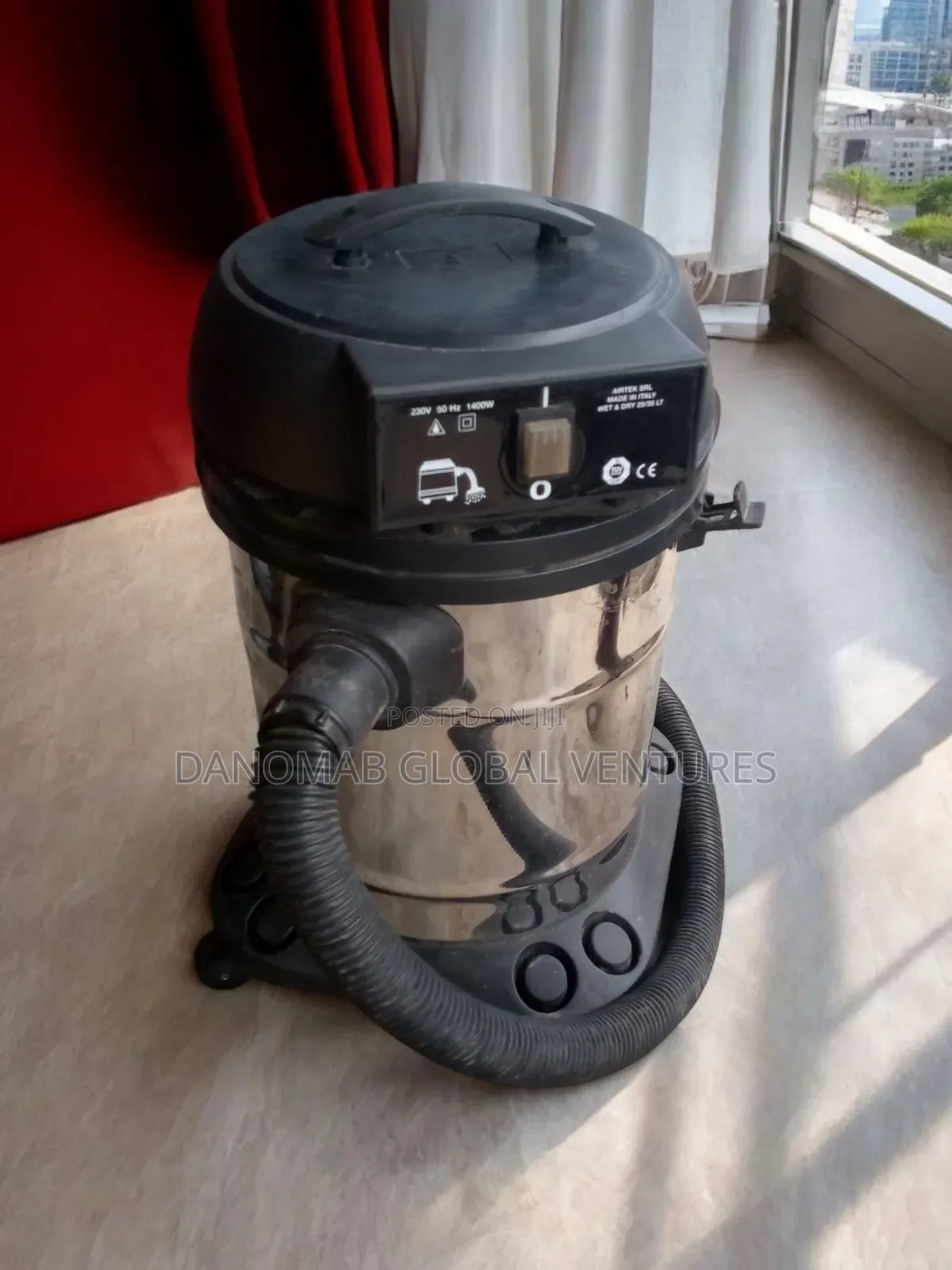 Professional 35l Wet and Dry Vacuum Cleaner