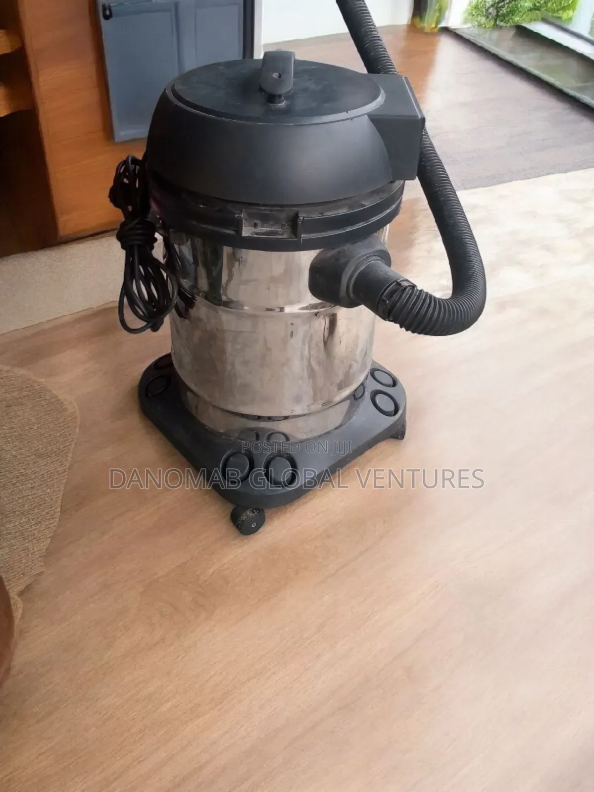 Professional 35l Wet and Dry Vacuum Cleaner