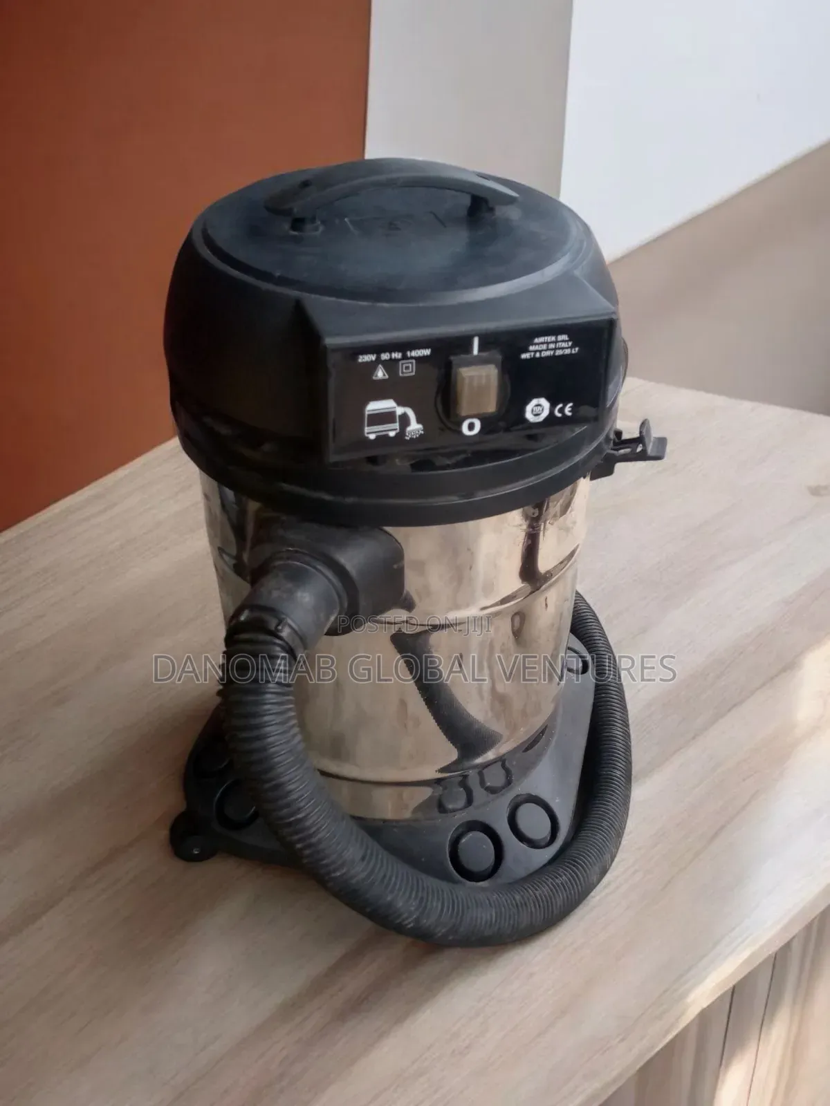 Professional 35l Wet and Dry Vacuum Cleaner