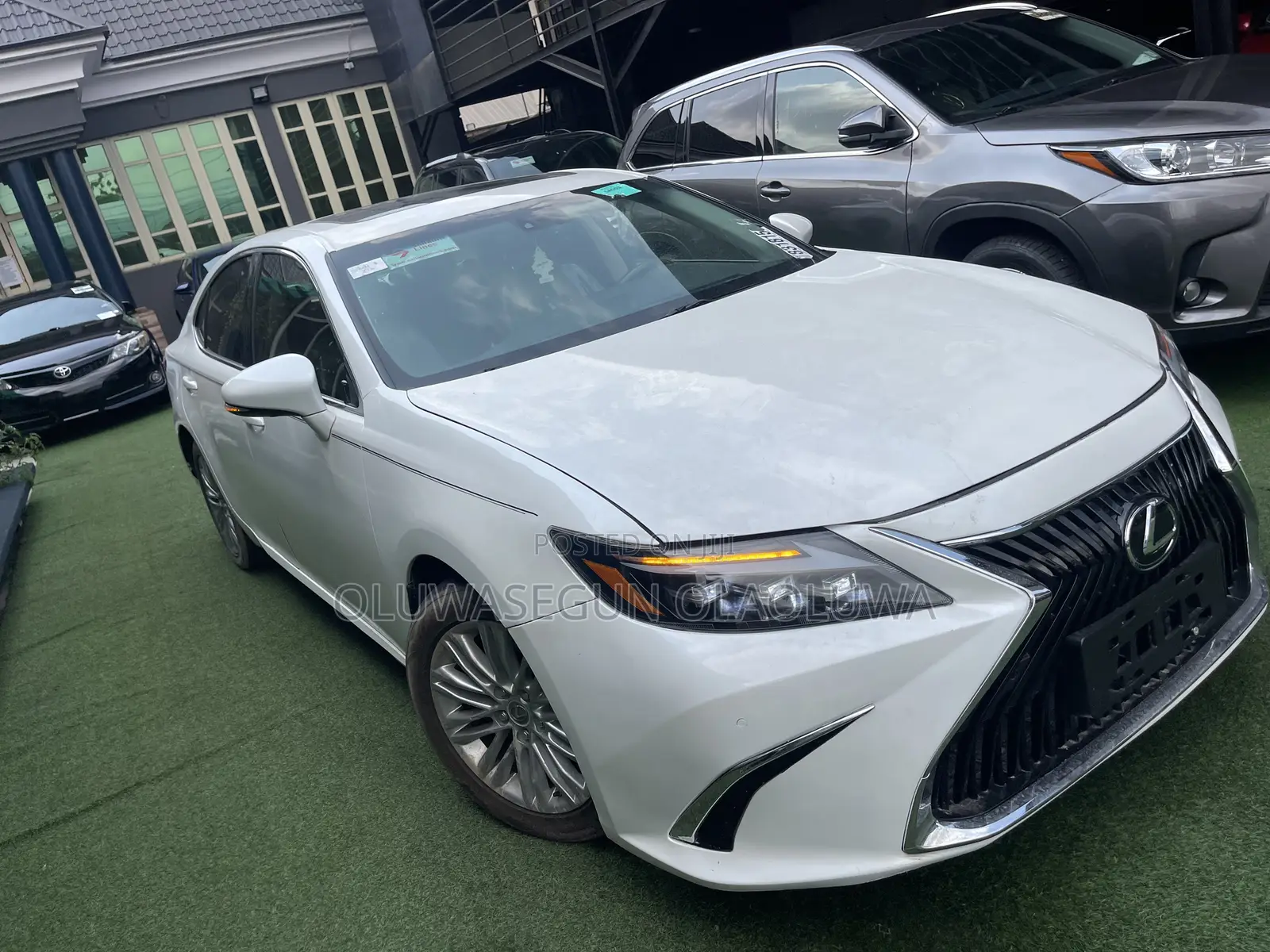 Lexus ES 350 FWD 2013 White
