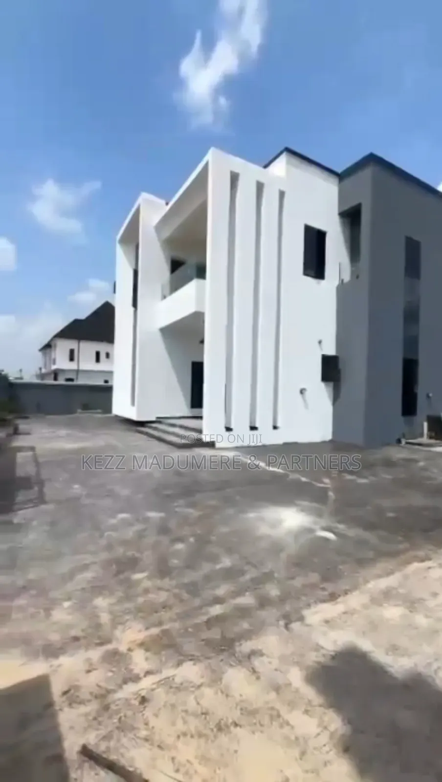 5bdrm Duplex in Centinery City for sale