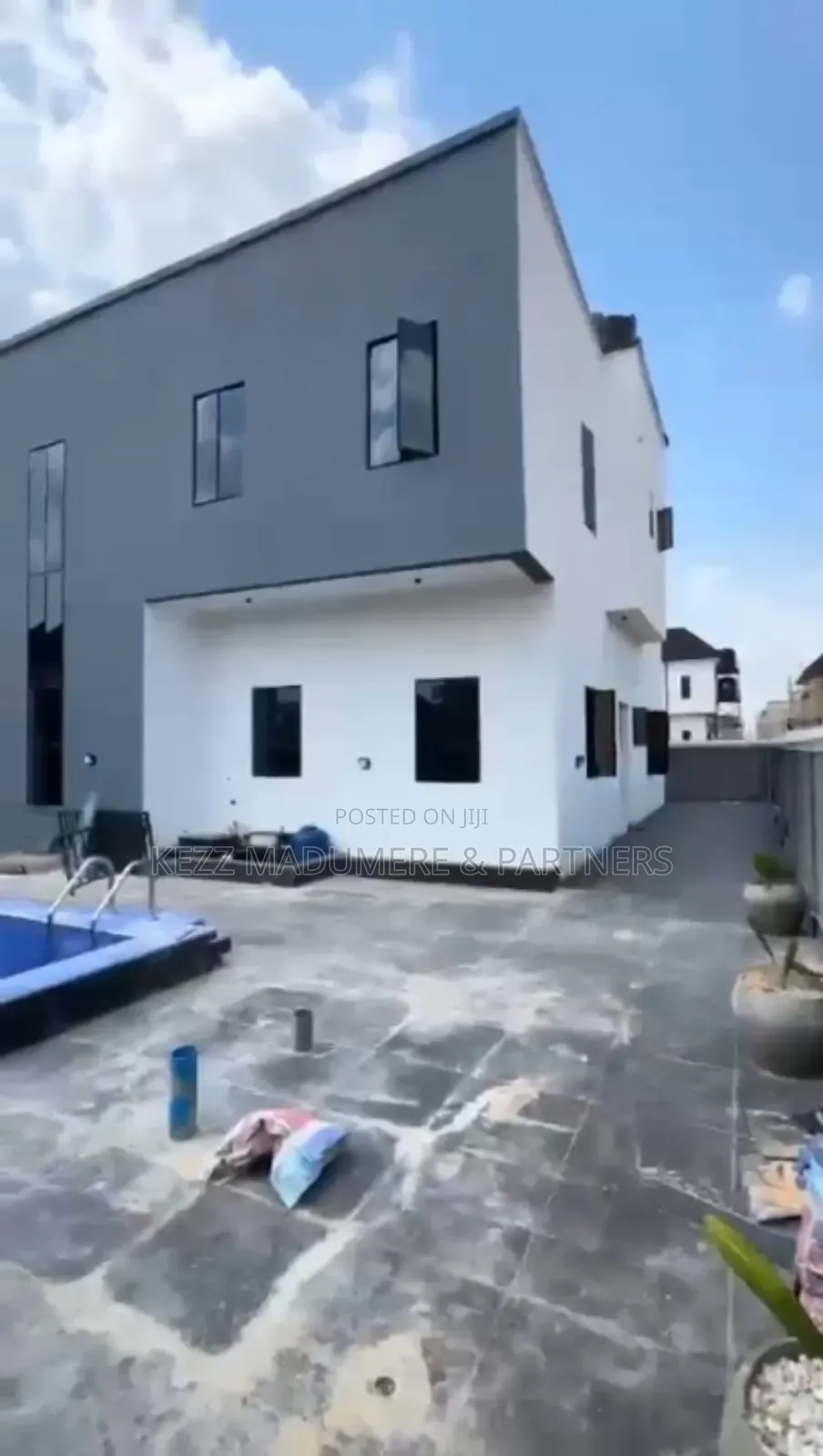 5bdrm Duplex in Centinery City for sale