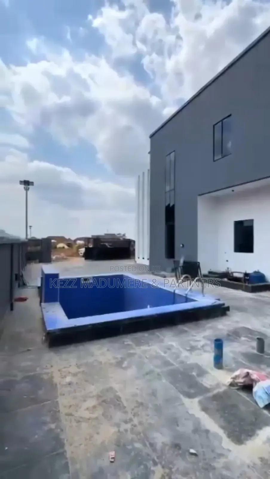5bdrm Duplex in Centinery City for sale