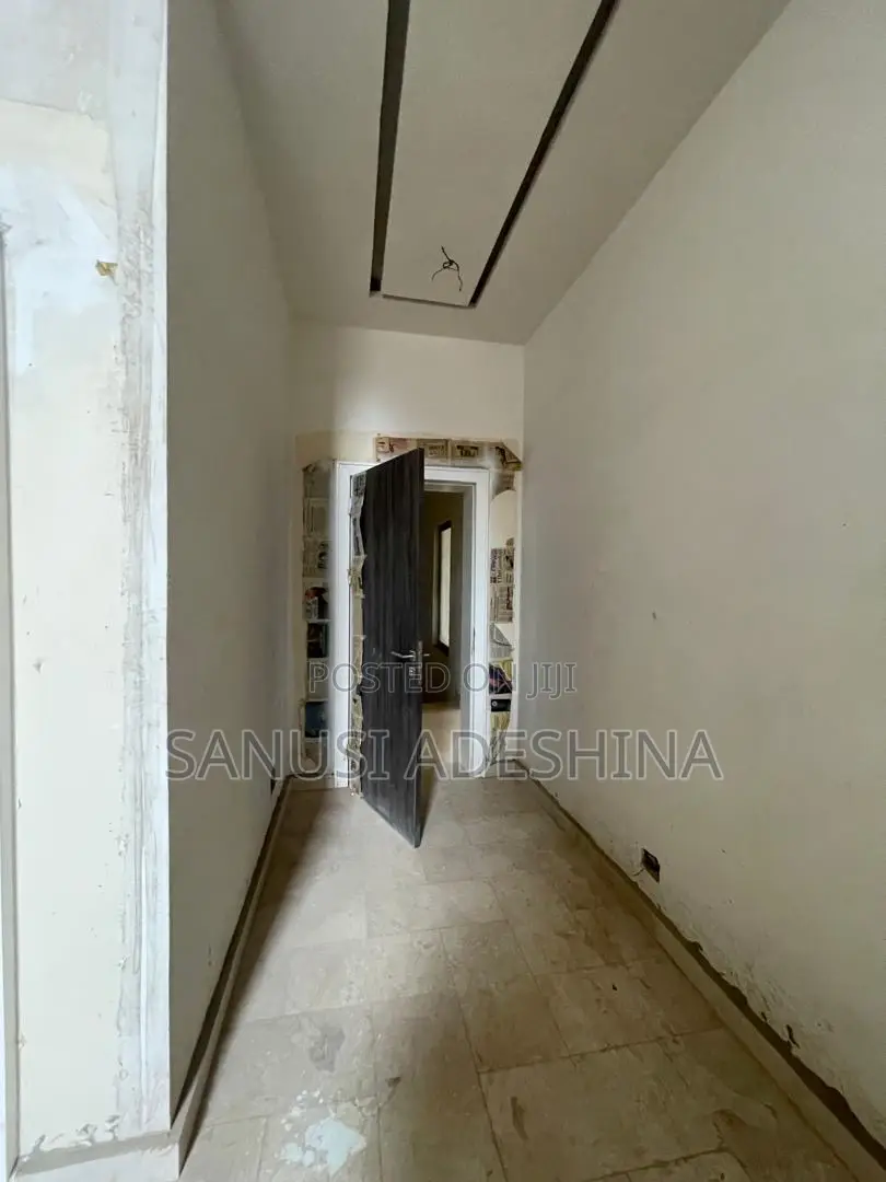 8bdrm Duplex in Gwarimpa Estate,Fct, Gwarinpa for sale