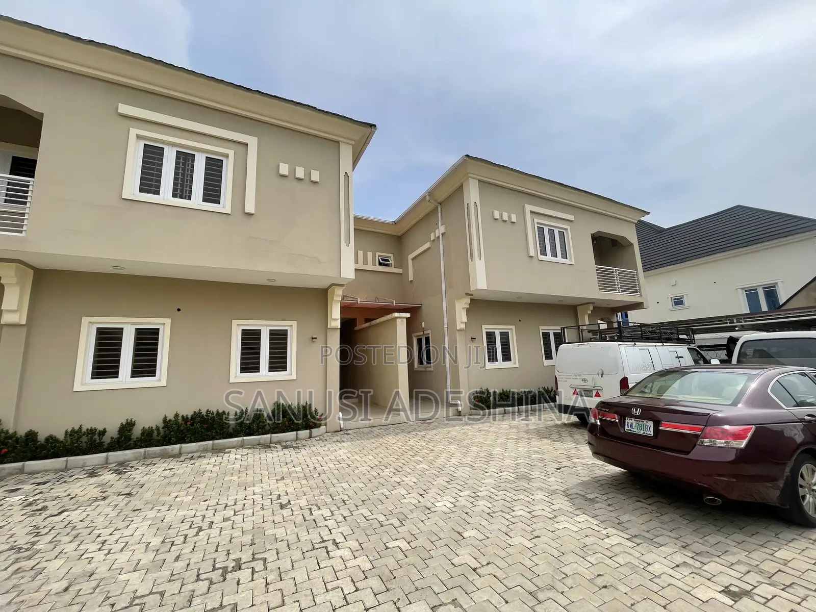 8bdrm Duplex in Gwarimpa Estate,Fct, Gwarinpa for sale