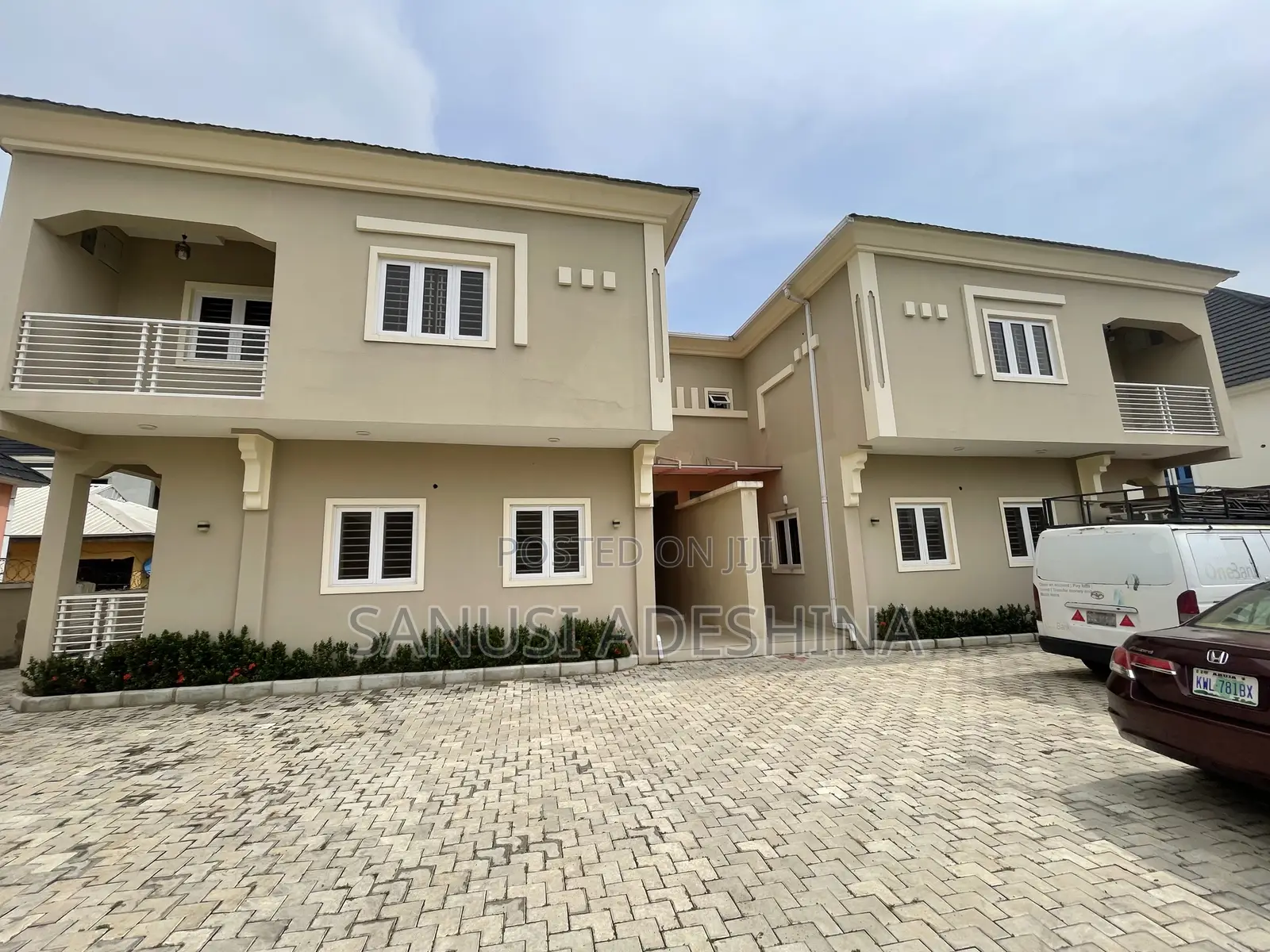 8bdrm Duplex in Gwarimpa Estate,Fct, Gwarinpa for sale