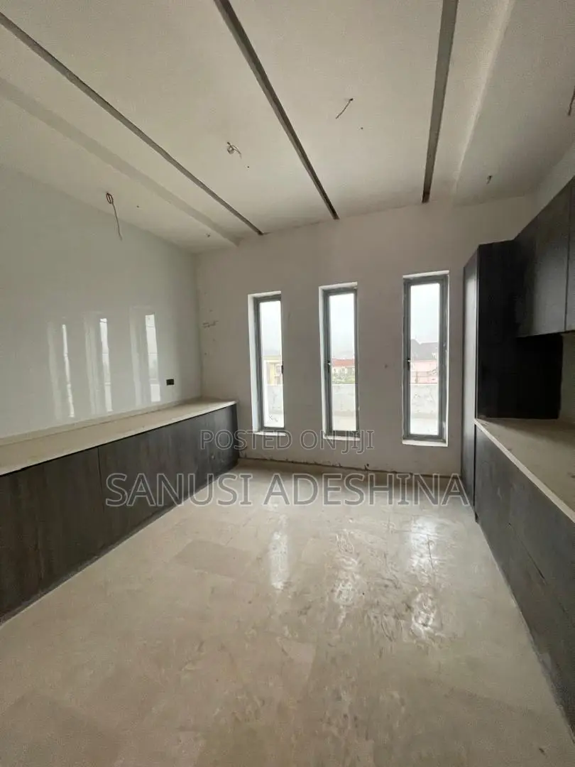 5bdrm House in Mabushi,Fct Abuja for sale