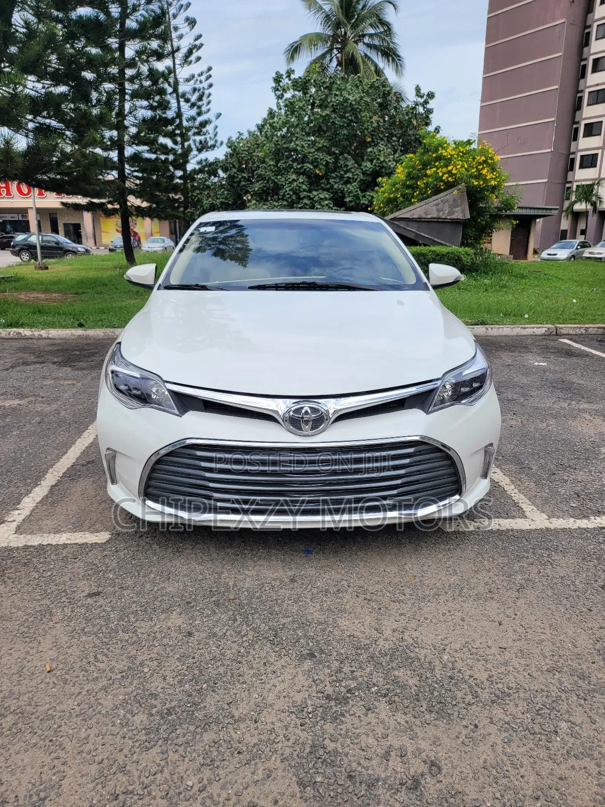 Toyota Avalon XLE 4dr Sedan (3.5L 6cyl 6A) 2014 White