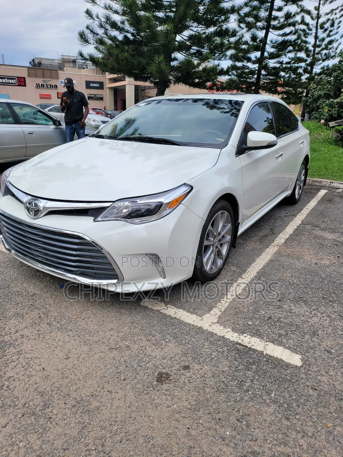 Toyota Avalon XLE 4dr Sedan (3.5L 6cyl 6A) 2014 White