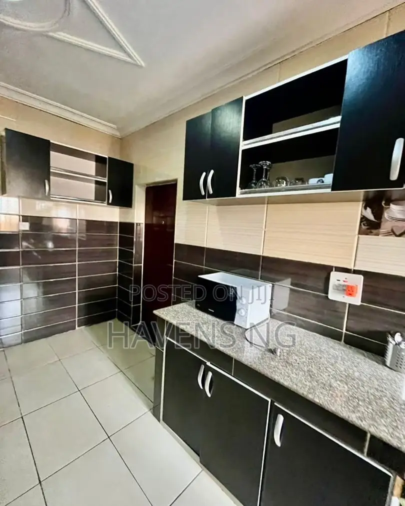 Fully Furnished 3-Bedroom Apartment – Shortlet Available