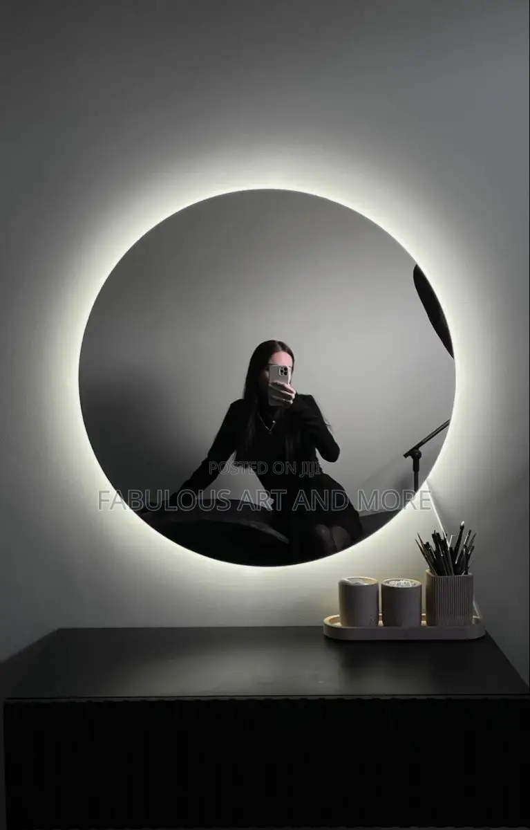 Round Mirror