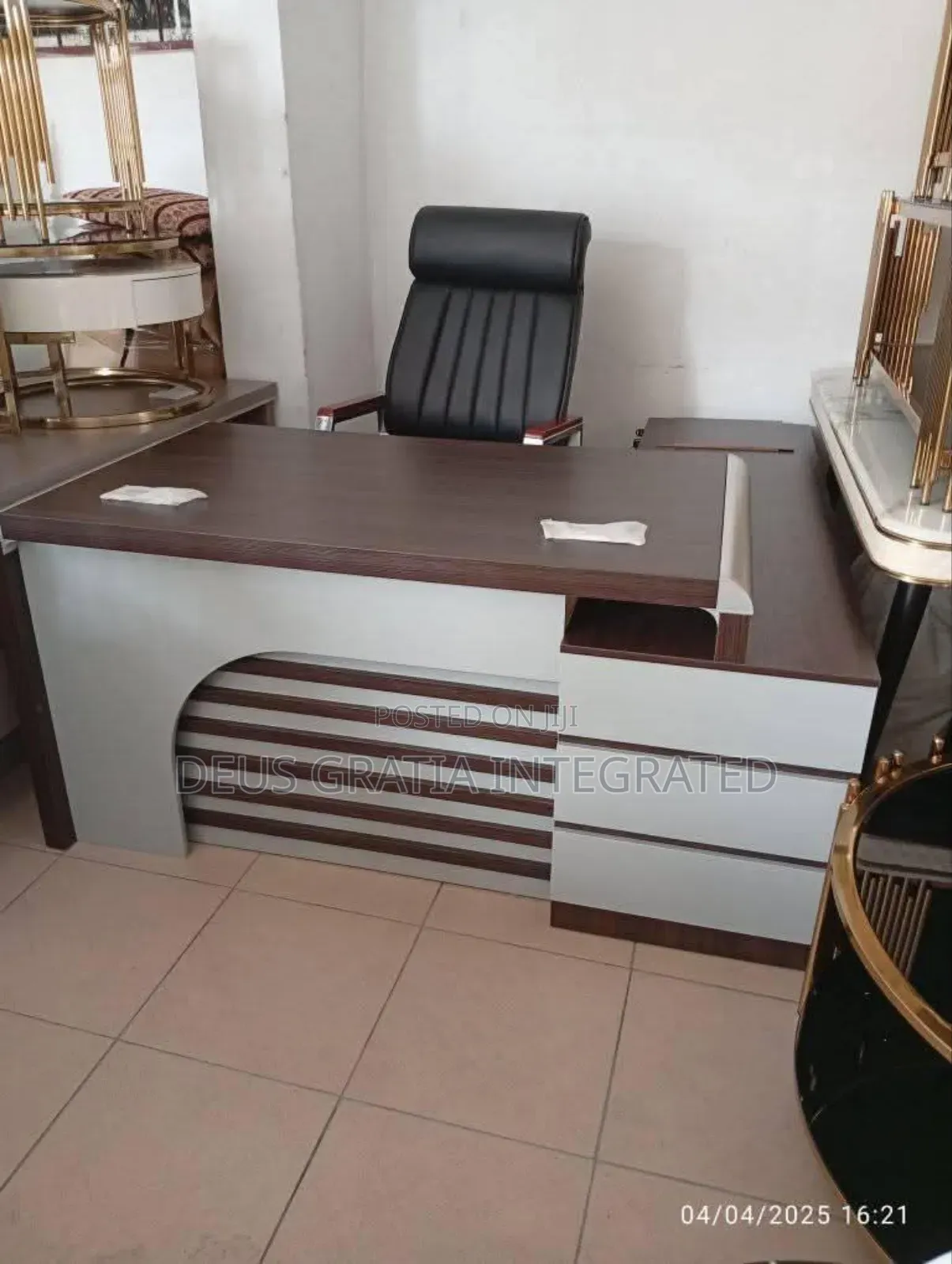 1.6m Office Table With Extension And Mobile Drawer