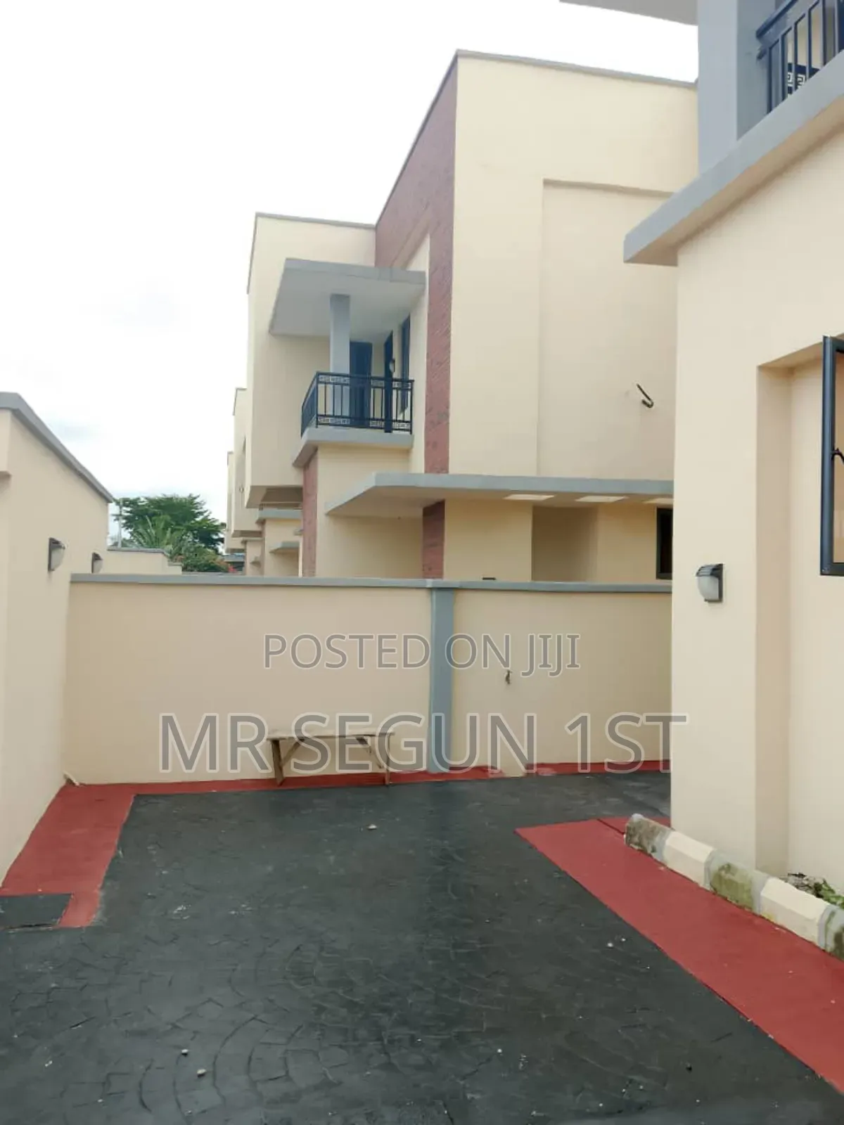 2bdrm Duplex in Lily Estate for sale