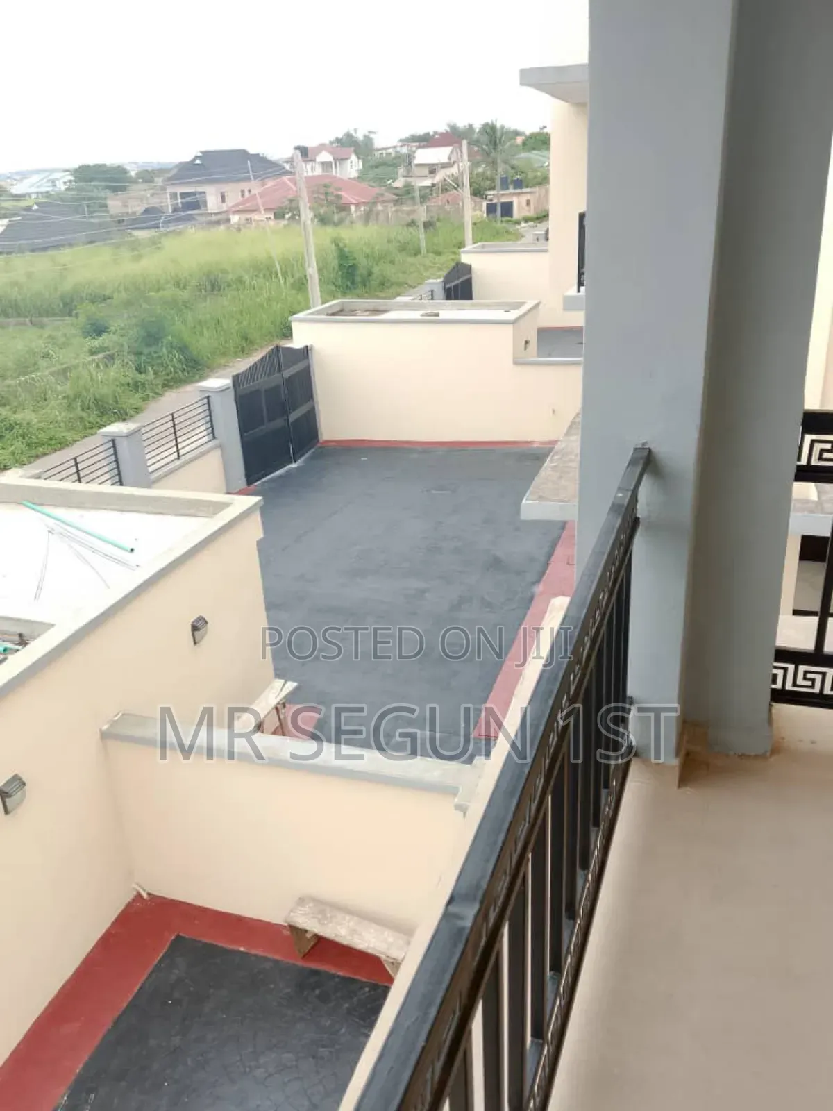 2bdrm Duplex in Lily Estate for sale