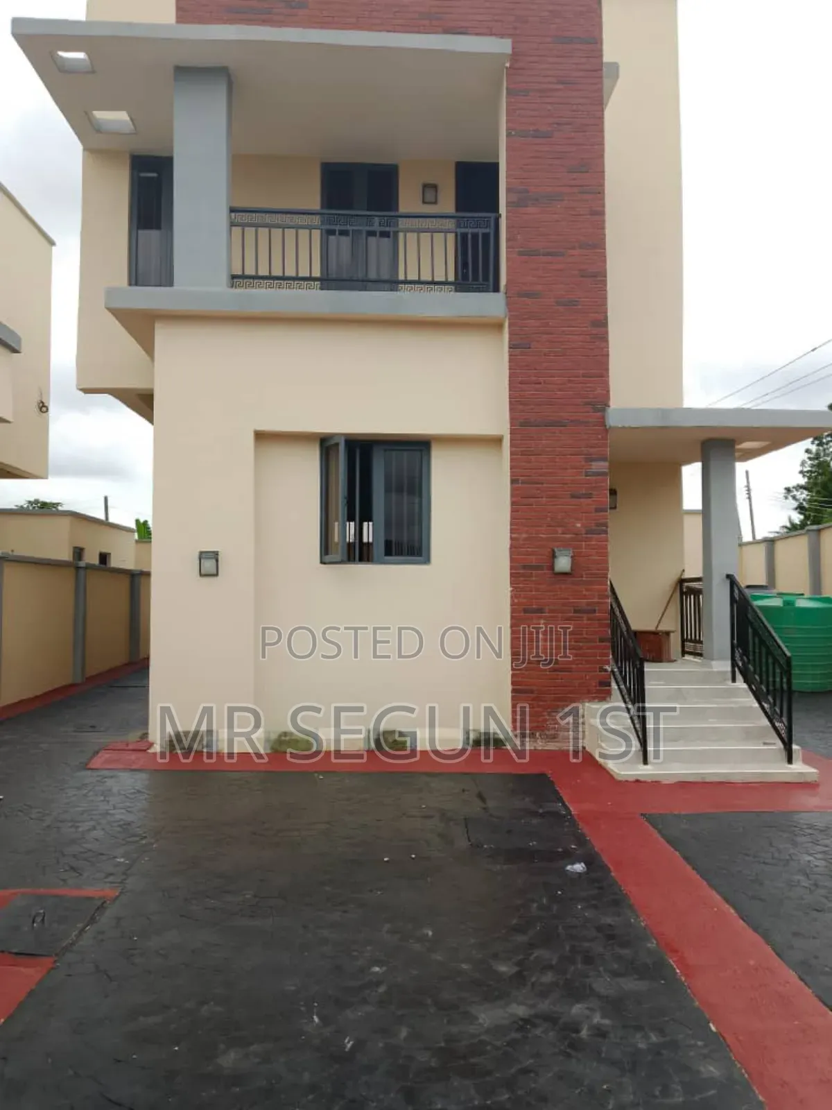 2bdrm Duplex in Lily Estate for sale