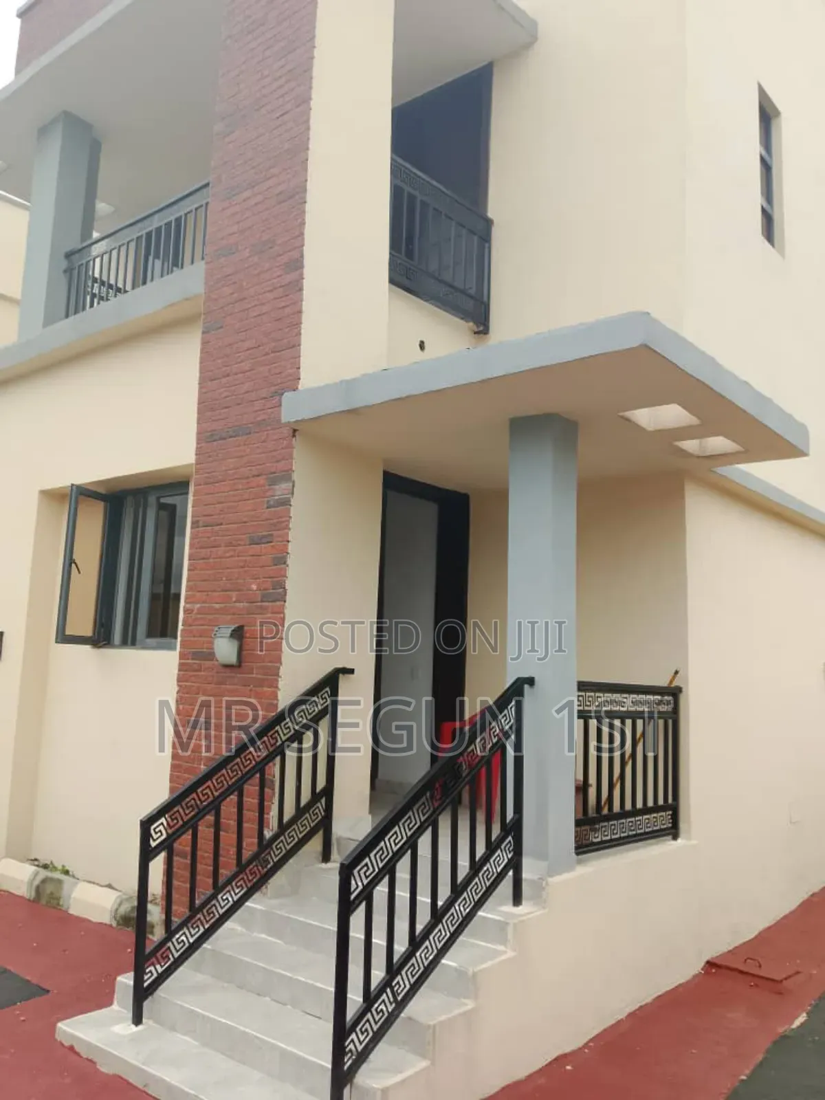 2bdrm Duplex in Lily Estate for sale