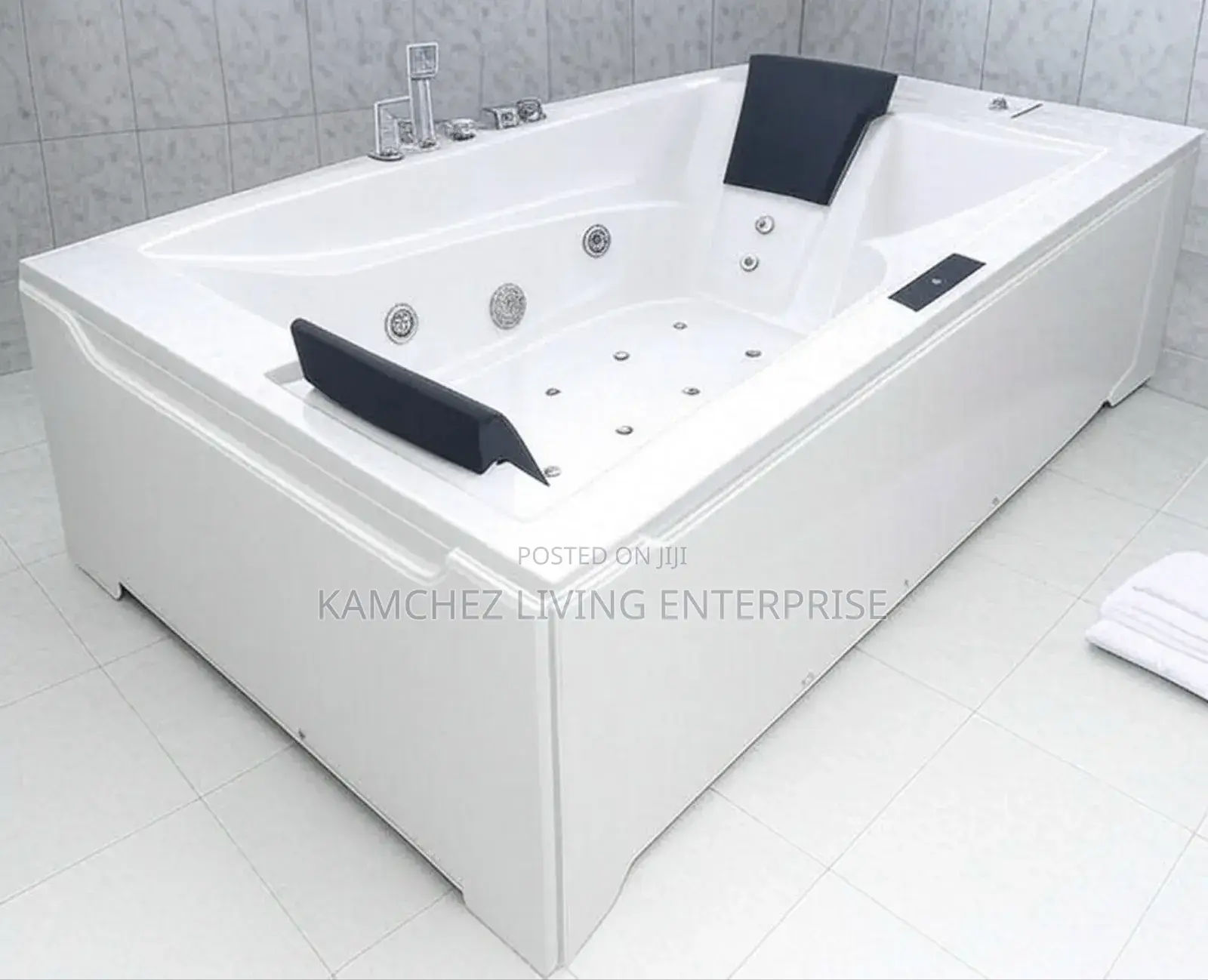 Luxurious Whirlpool Jacuzzi With Jets – White
