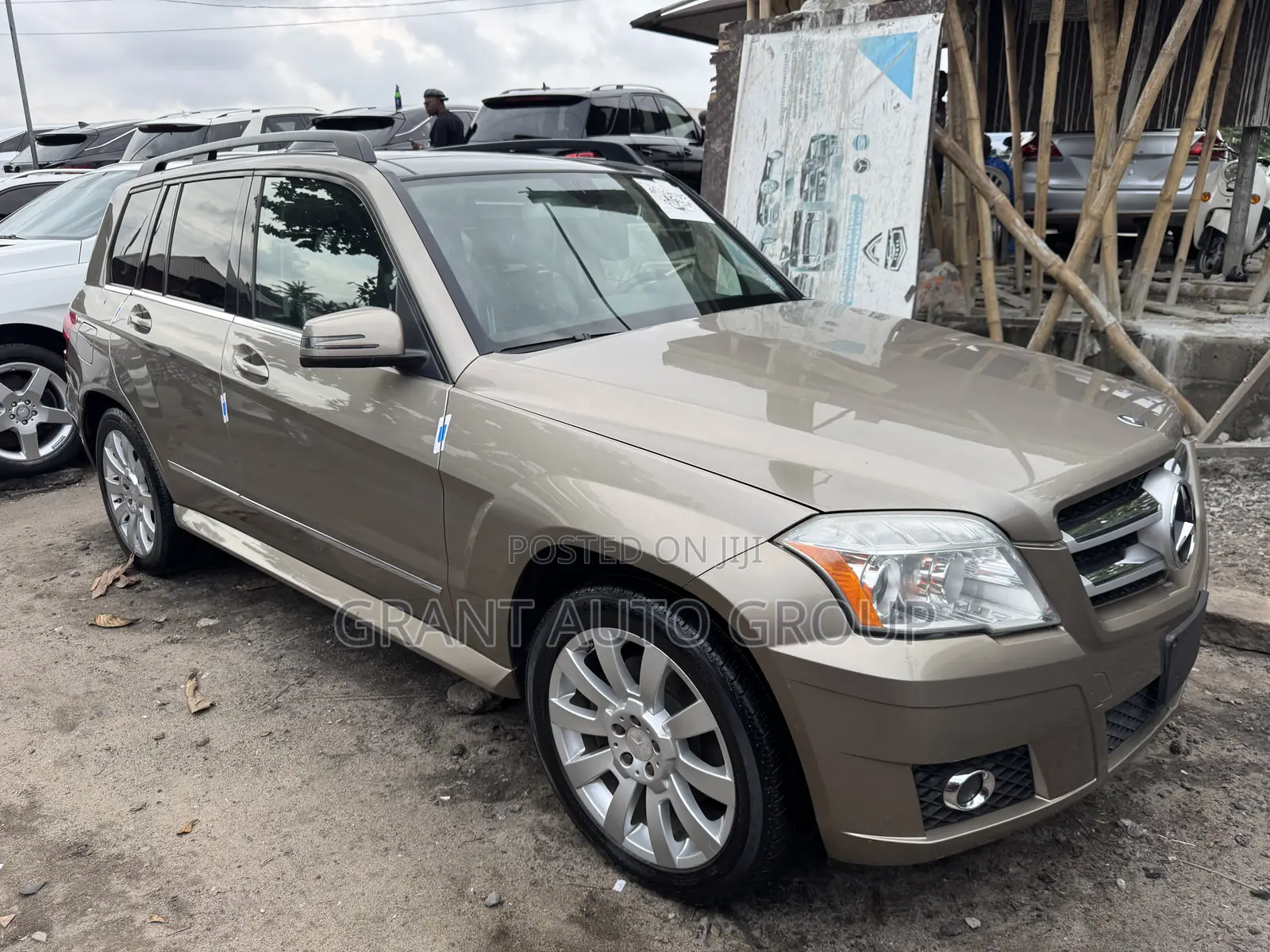 Mercedes-Benz GLK-Class 350 4MATIC 2010 Gold