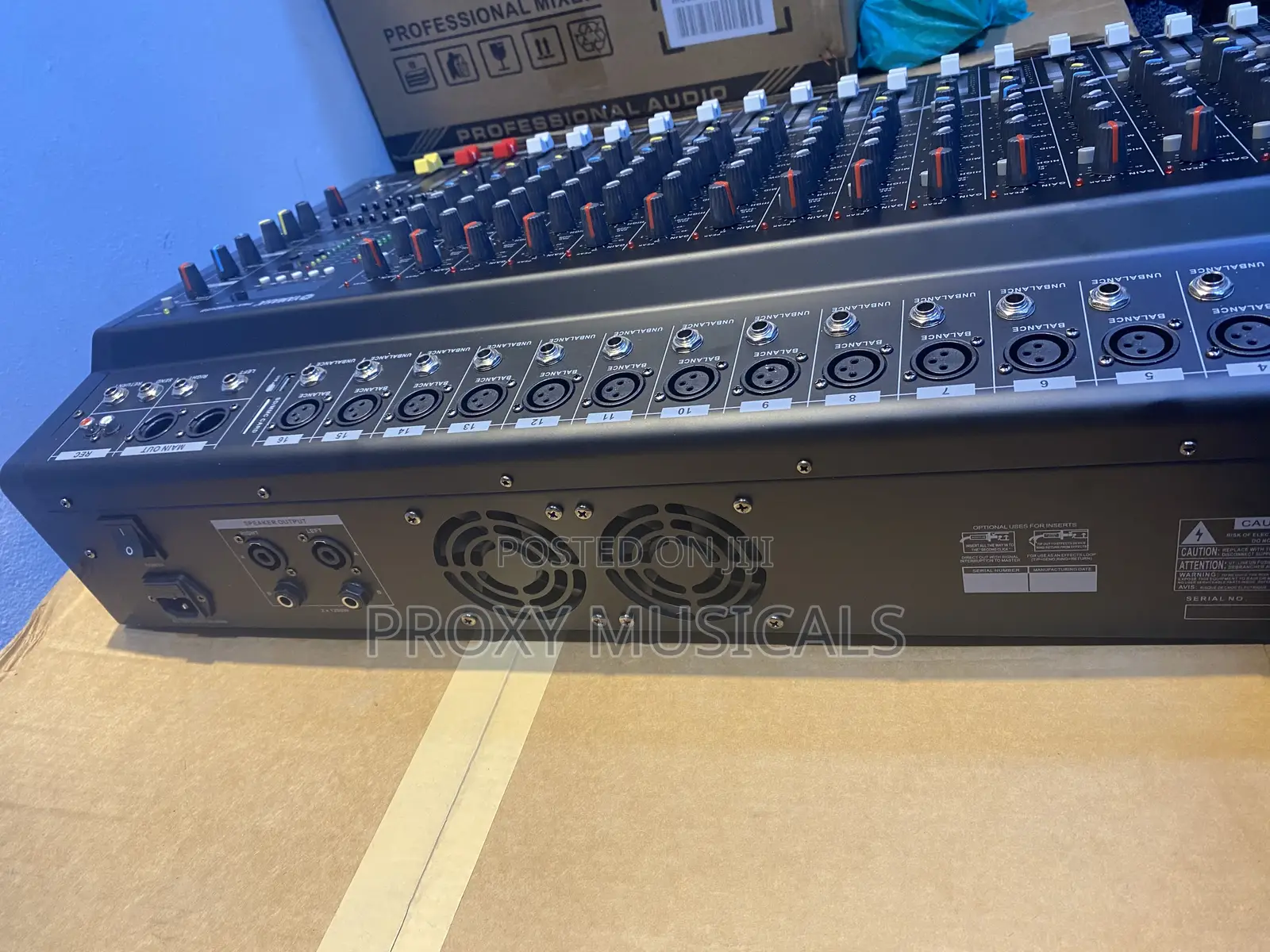 Yamaha 16 Channels Powered Mixer