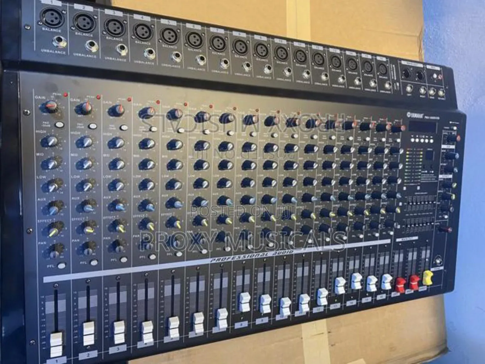 Yamaha 16 Channels Powered Mixer