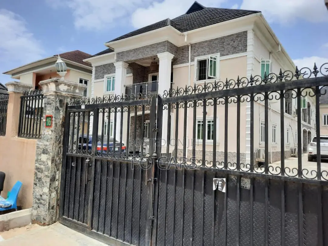 4bdrm Duplex in Lekki Pennisula, Ogombo for sale