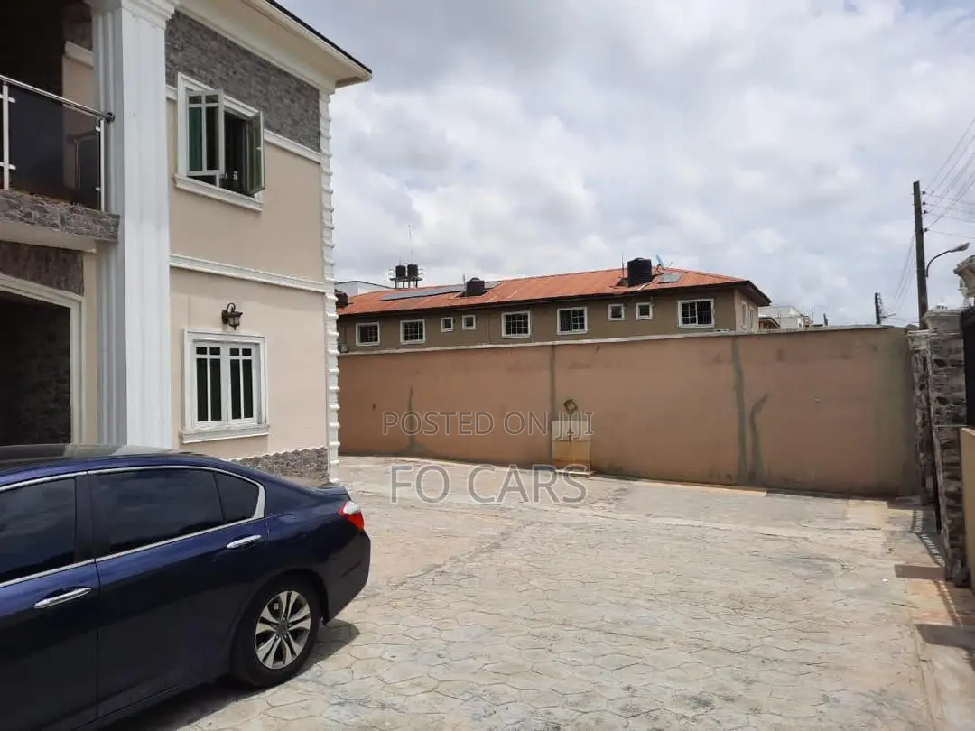4bdrm Duplex in Lekki Pennisula, Ogombo for sale