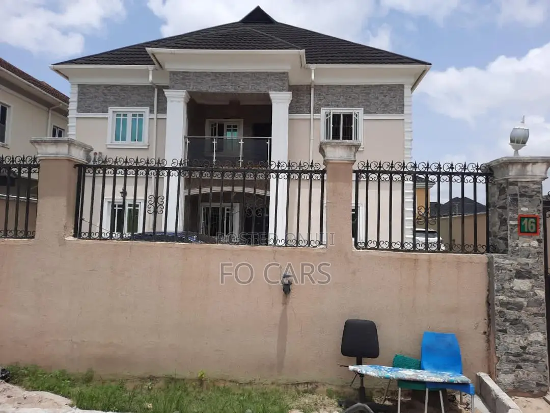 4bdrm Duplex in Lekki Pennisula, Ogombo for sale