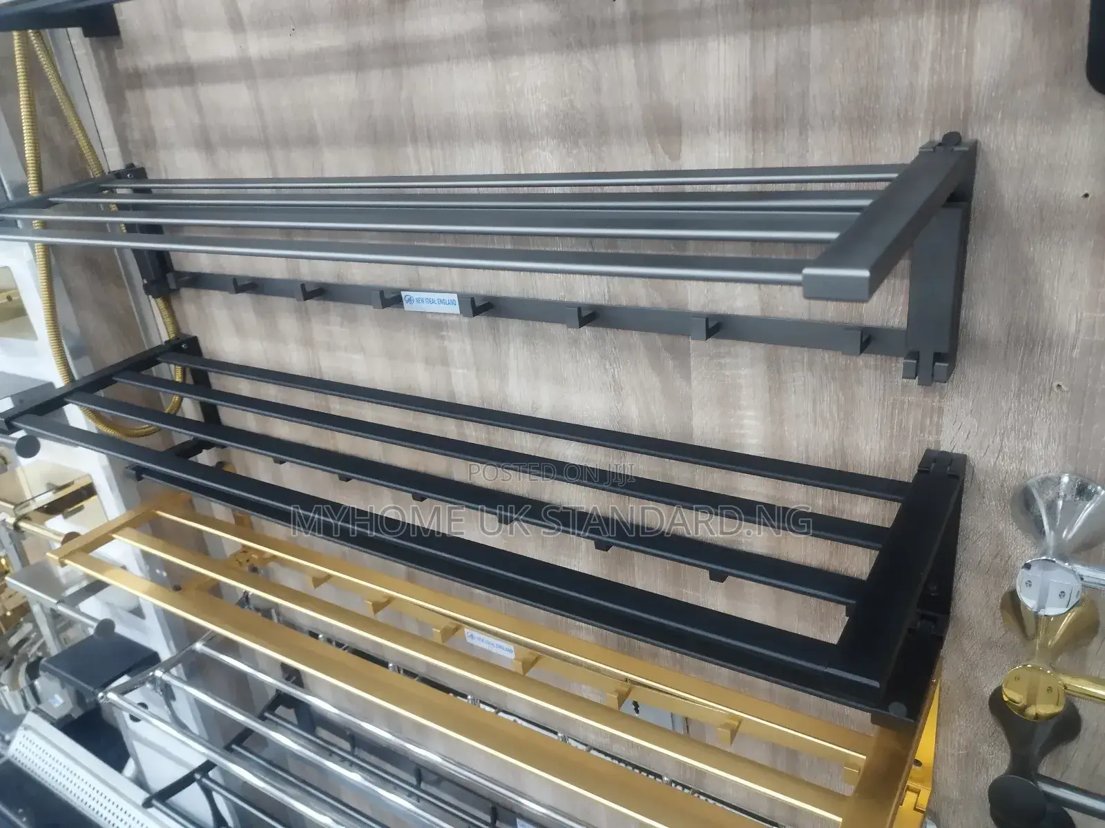 England Quality Towel Rack Chrome and Gray Colour