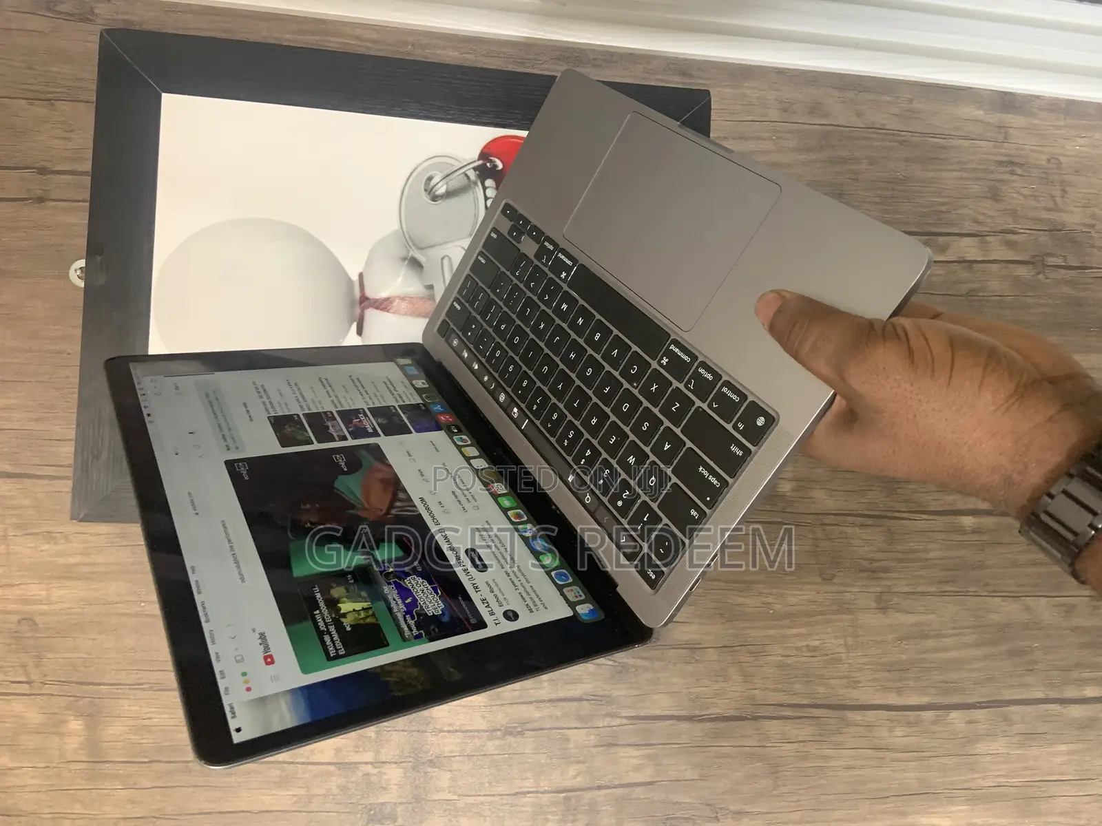 Laptop Apple MacBook Pro 2022 M2 8GB Apple M2 SSD 256GB