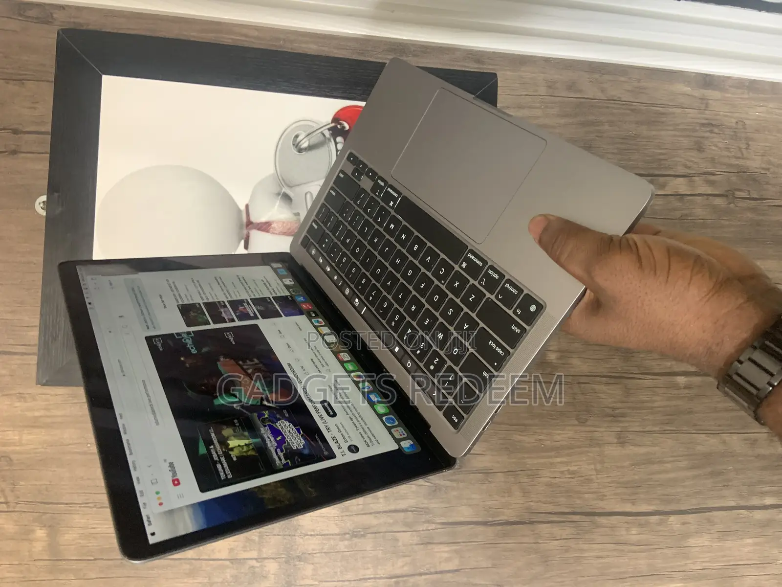 Laptop Apple MacBook Pro 2022 M2 8GB Apple M2 SSD 256GB
