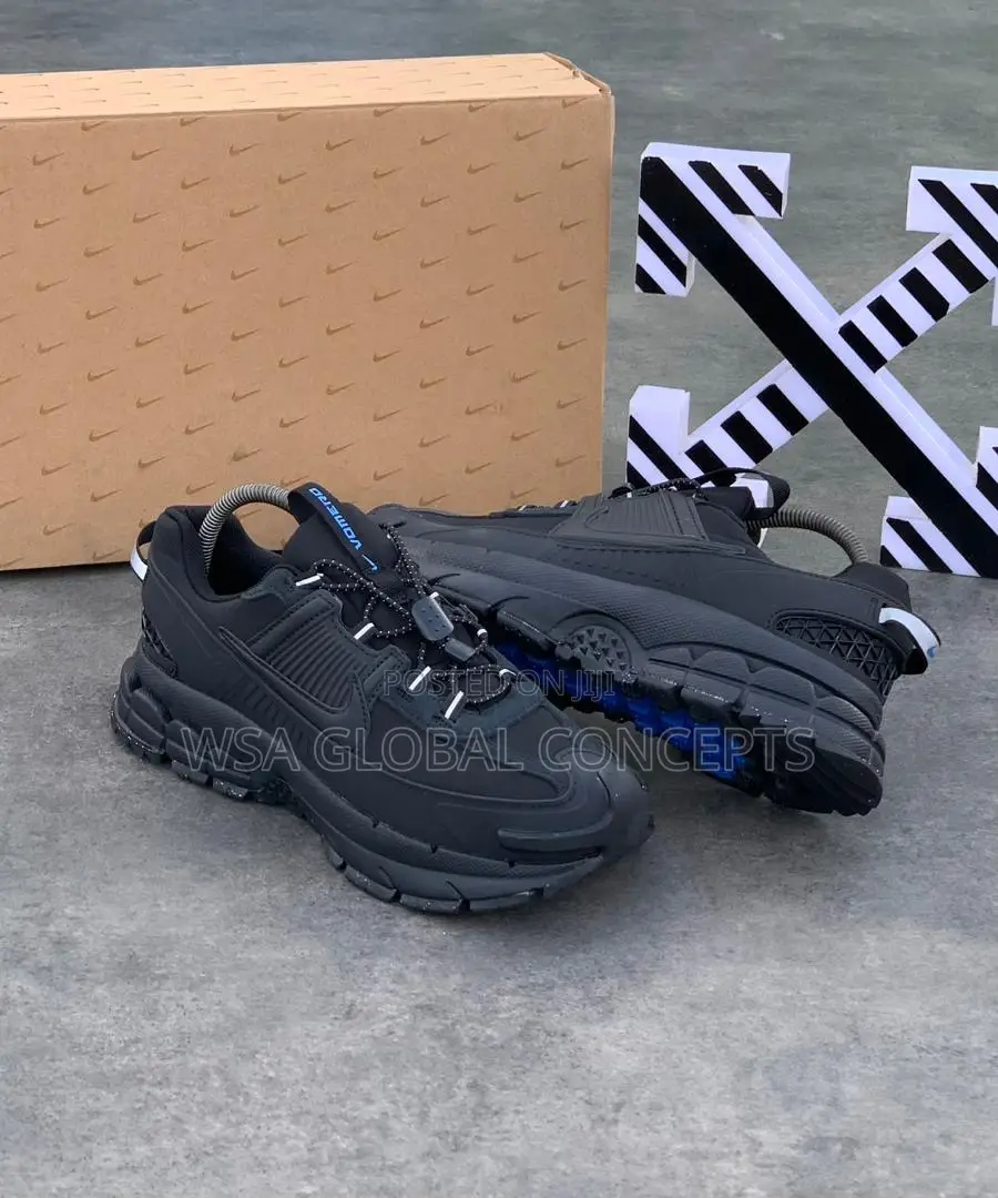 Nike Zoom Vomero 5 Roam Black Sneakers